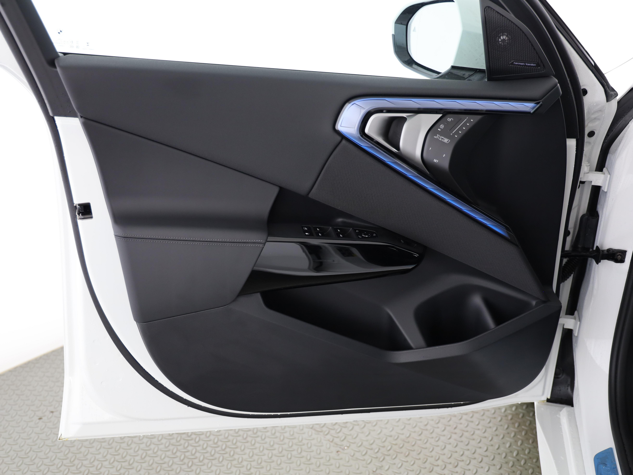 listing desktop thumbnail image 8