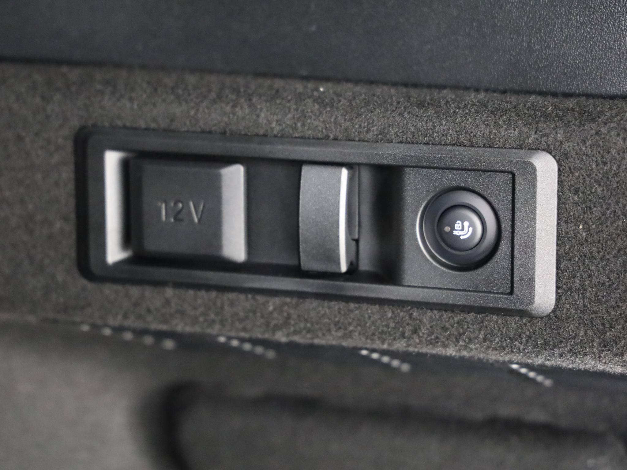 listing desktop thumbnail image 7