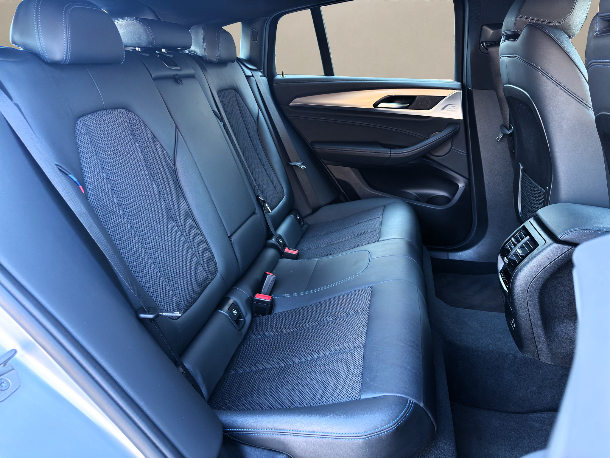 listing desktop thumbnail image 13