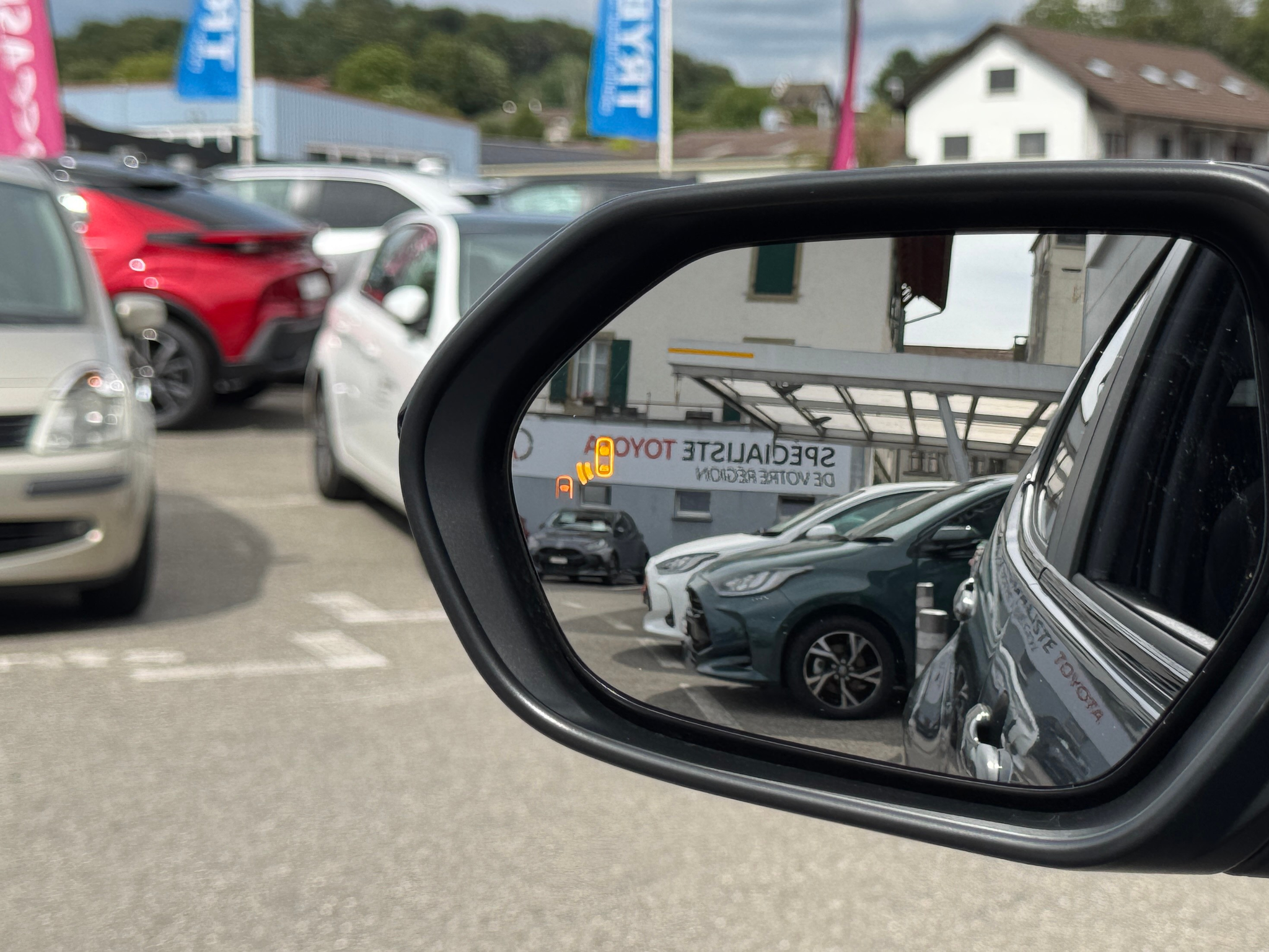 listing desktop thumbnail image 5