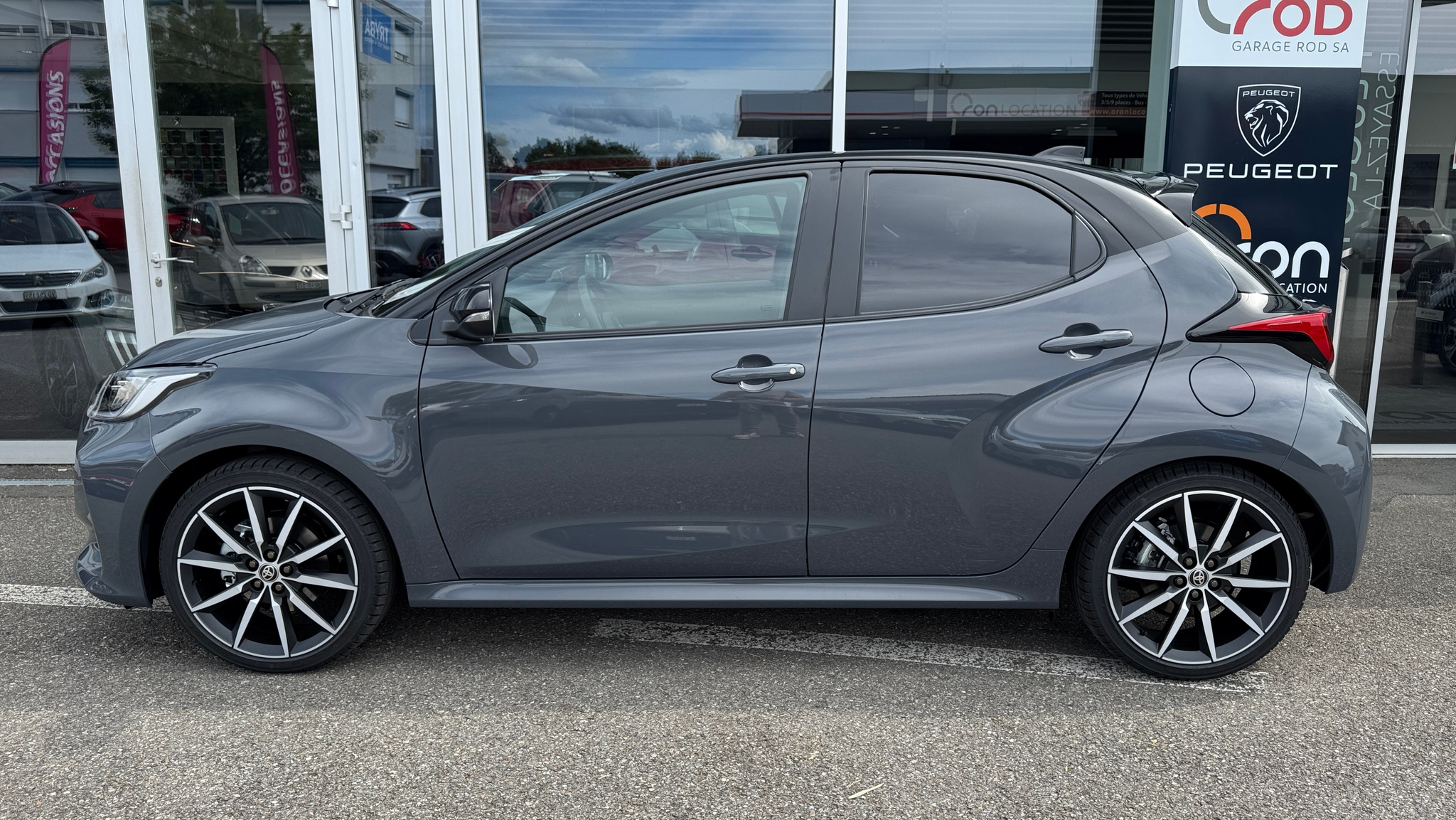 listing desktop thumbnail image 4