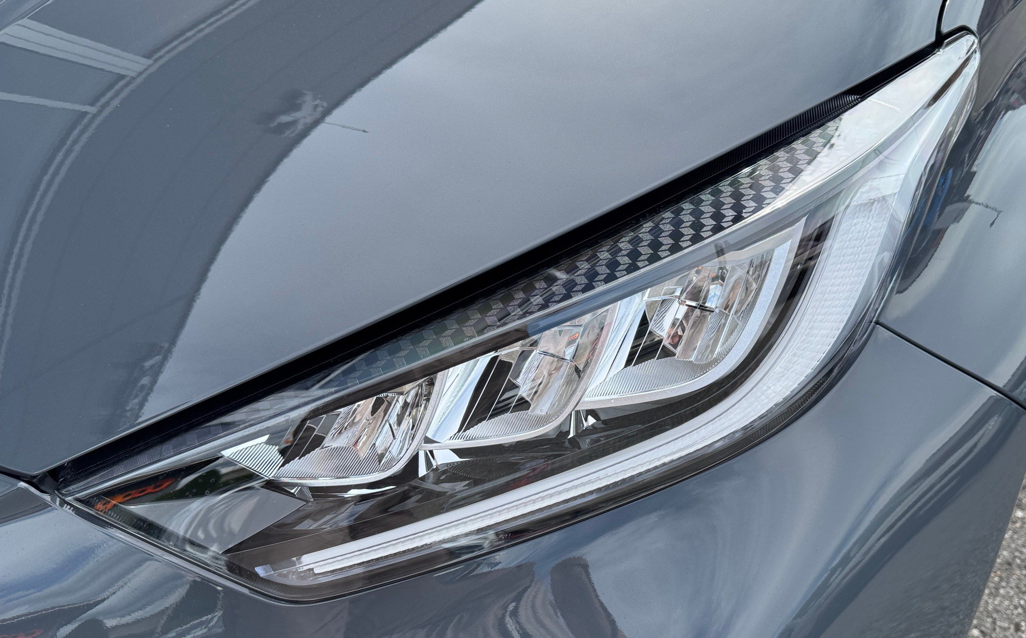 listing desktop thumbnail image 3