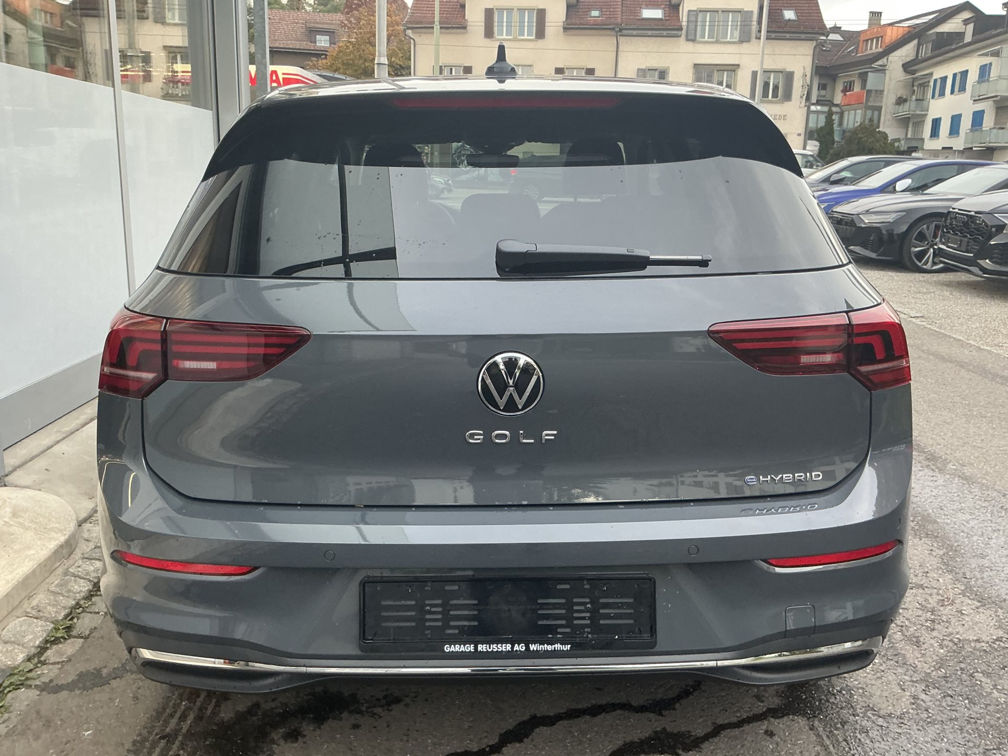 listing desktop thumbnail image 4