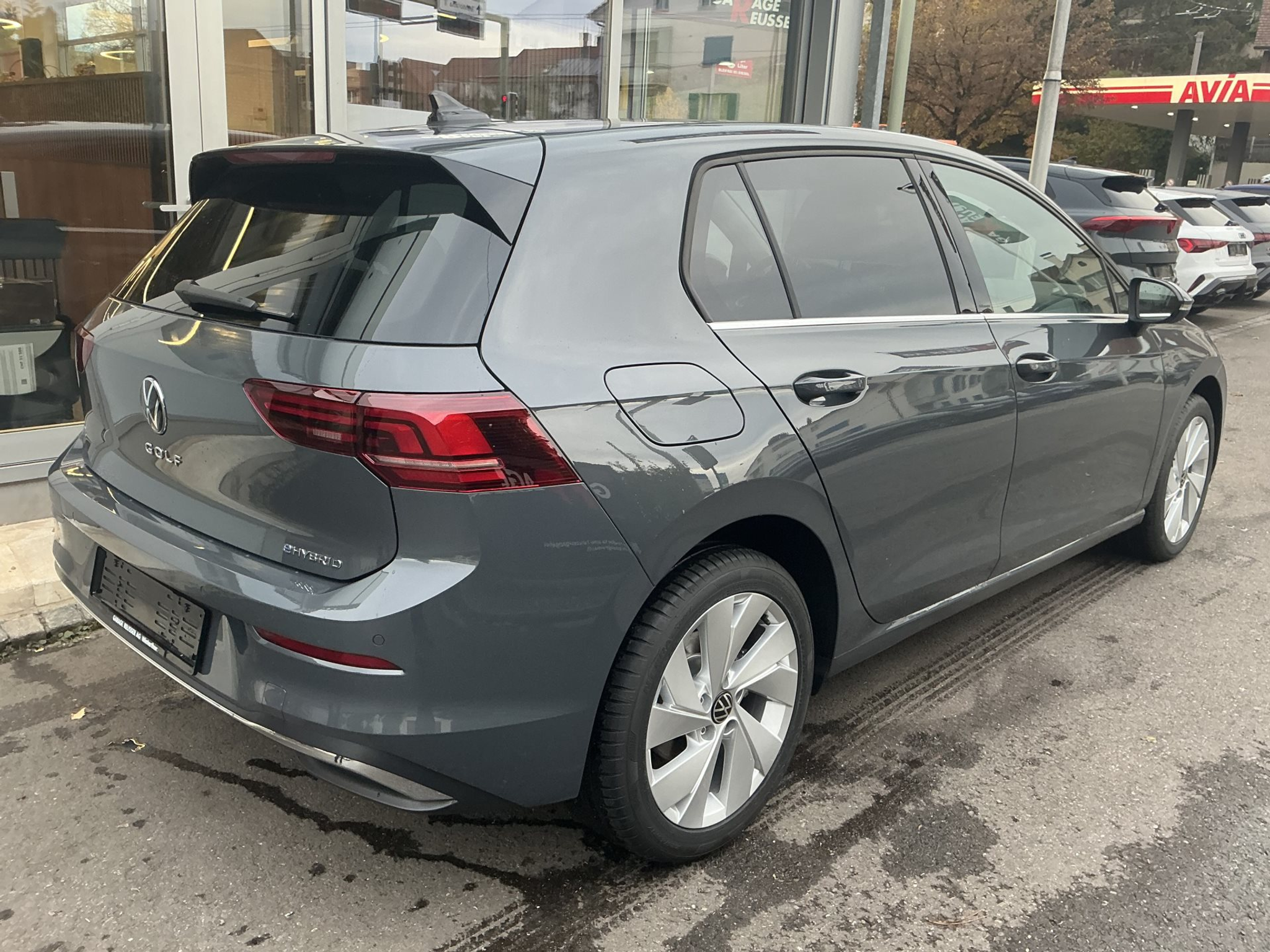 listing desktop thumbnail image 3