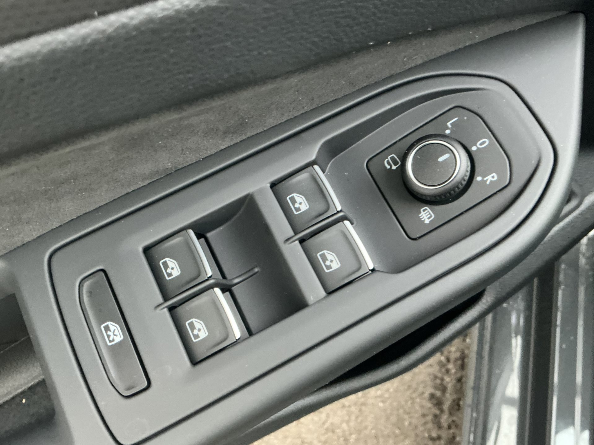 listing desktop thumbnail image 26