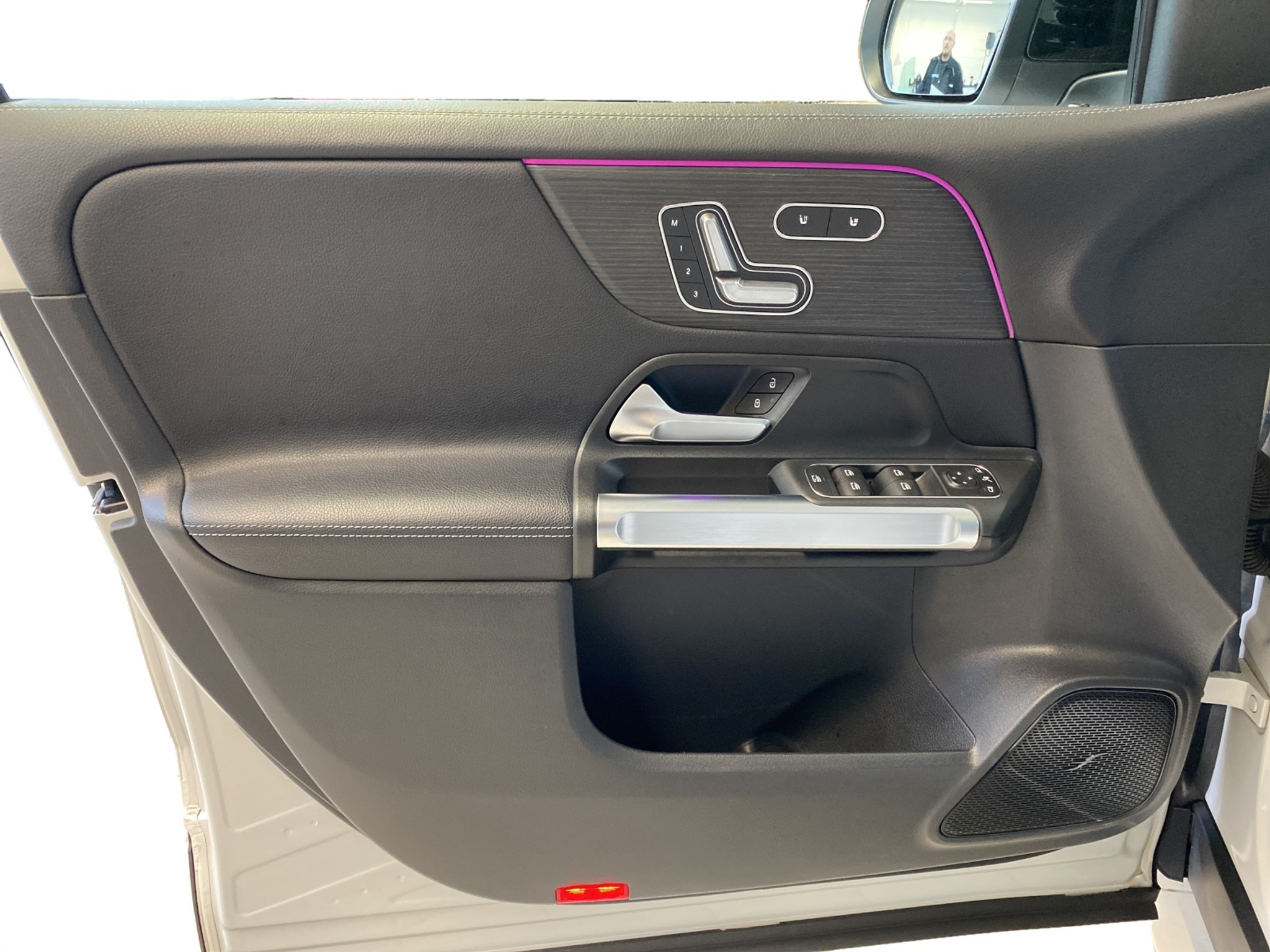 listing desktop thumbnail image 10