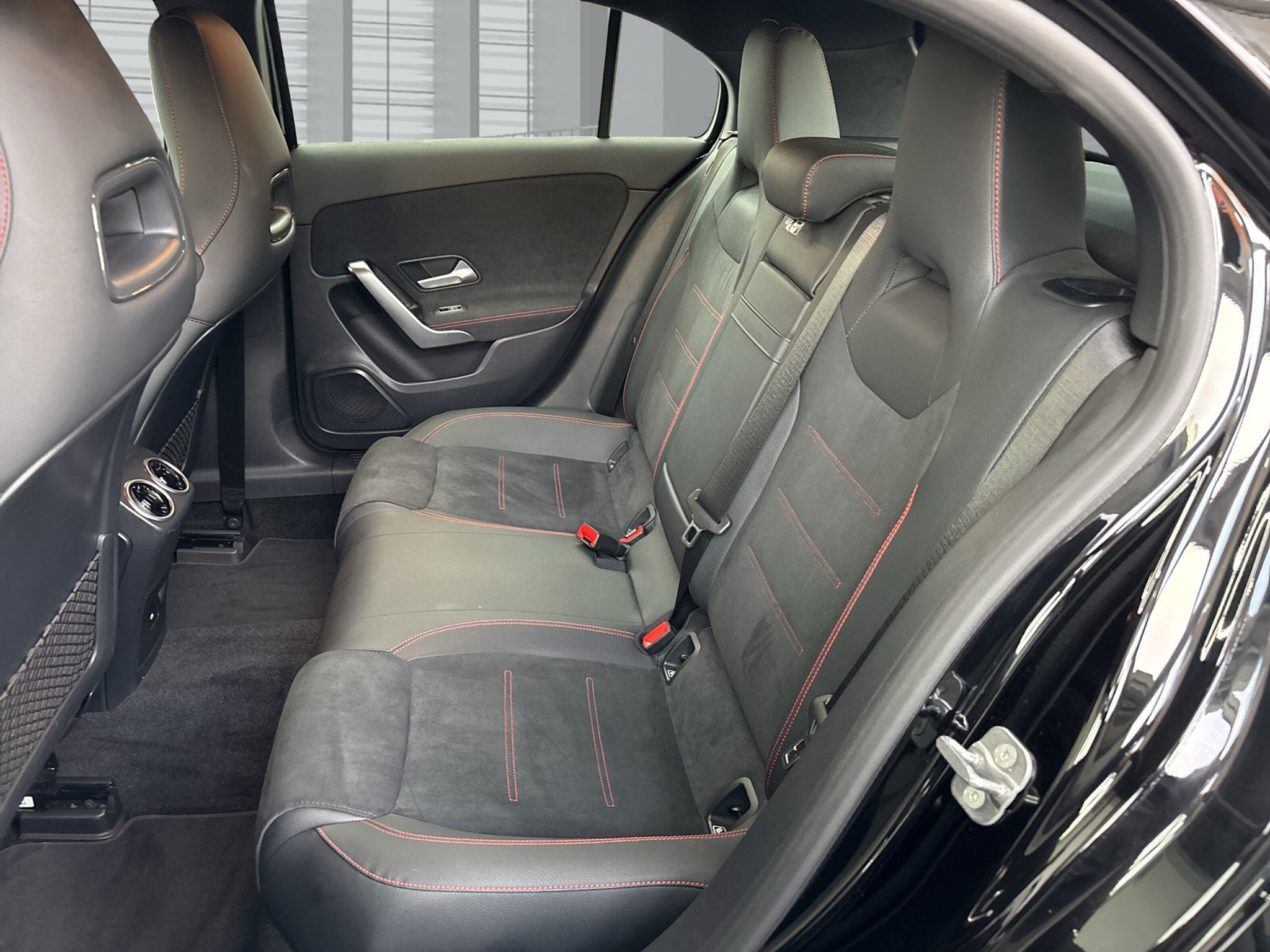 listing desktop thumbnail image 11