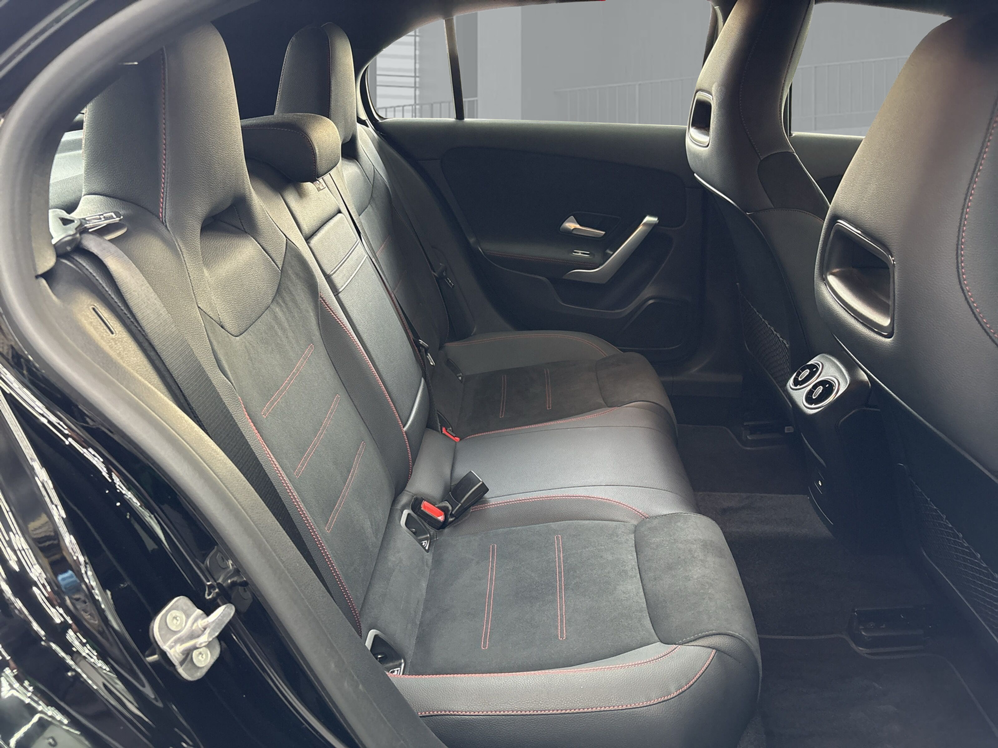 listing desktop thumbnail image 12