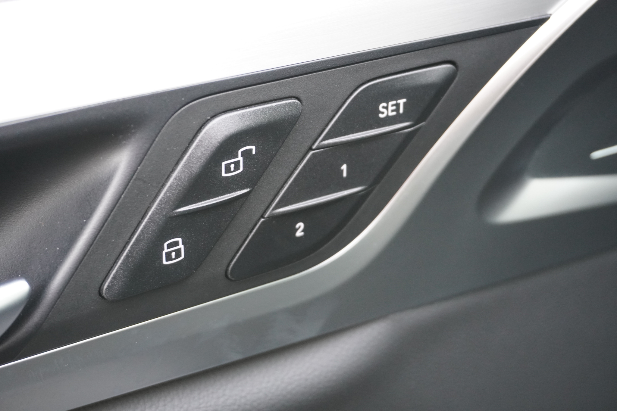 listing desktop thumbnail image 29