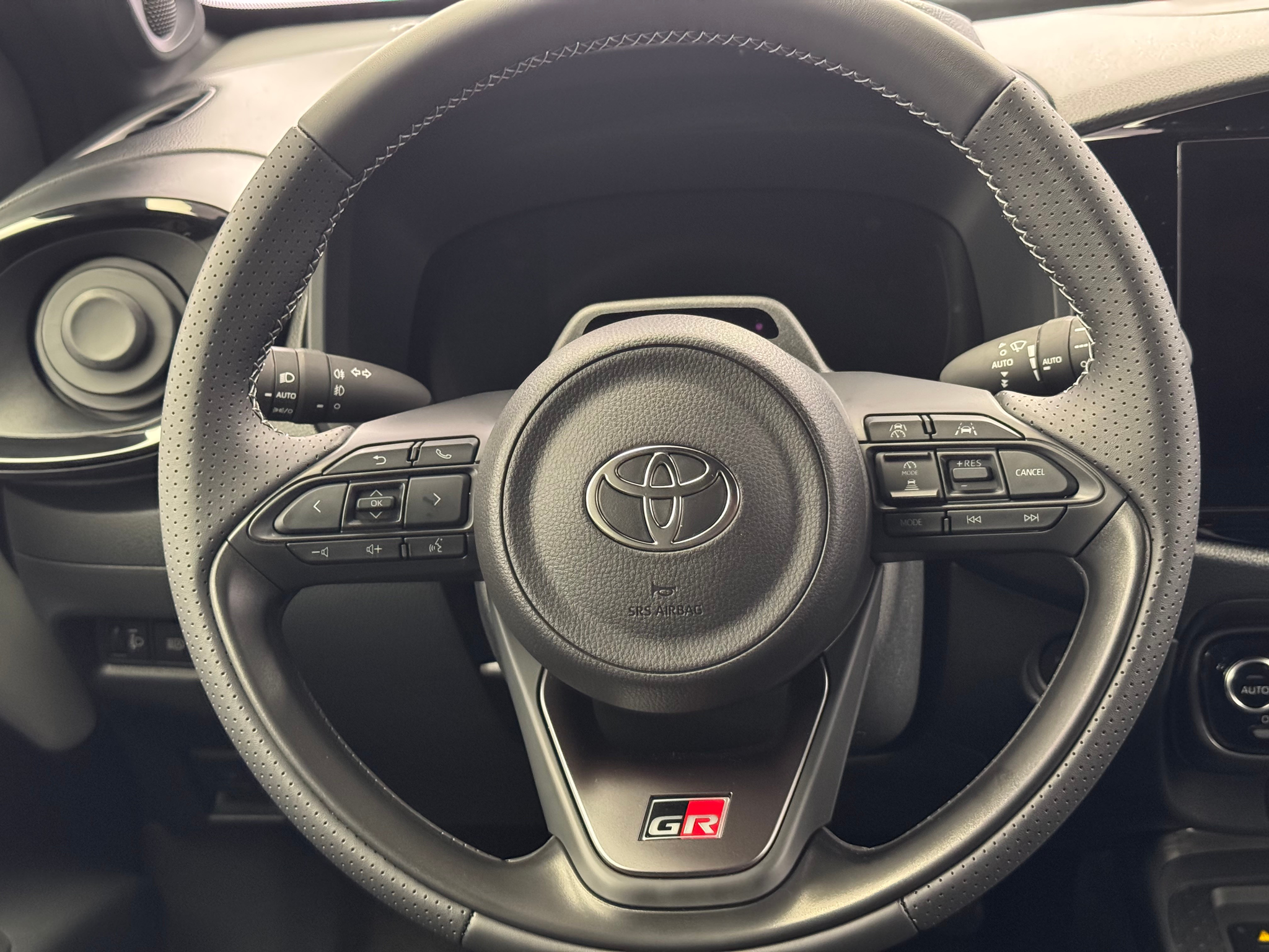 listing desktop thumbnail image 12