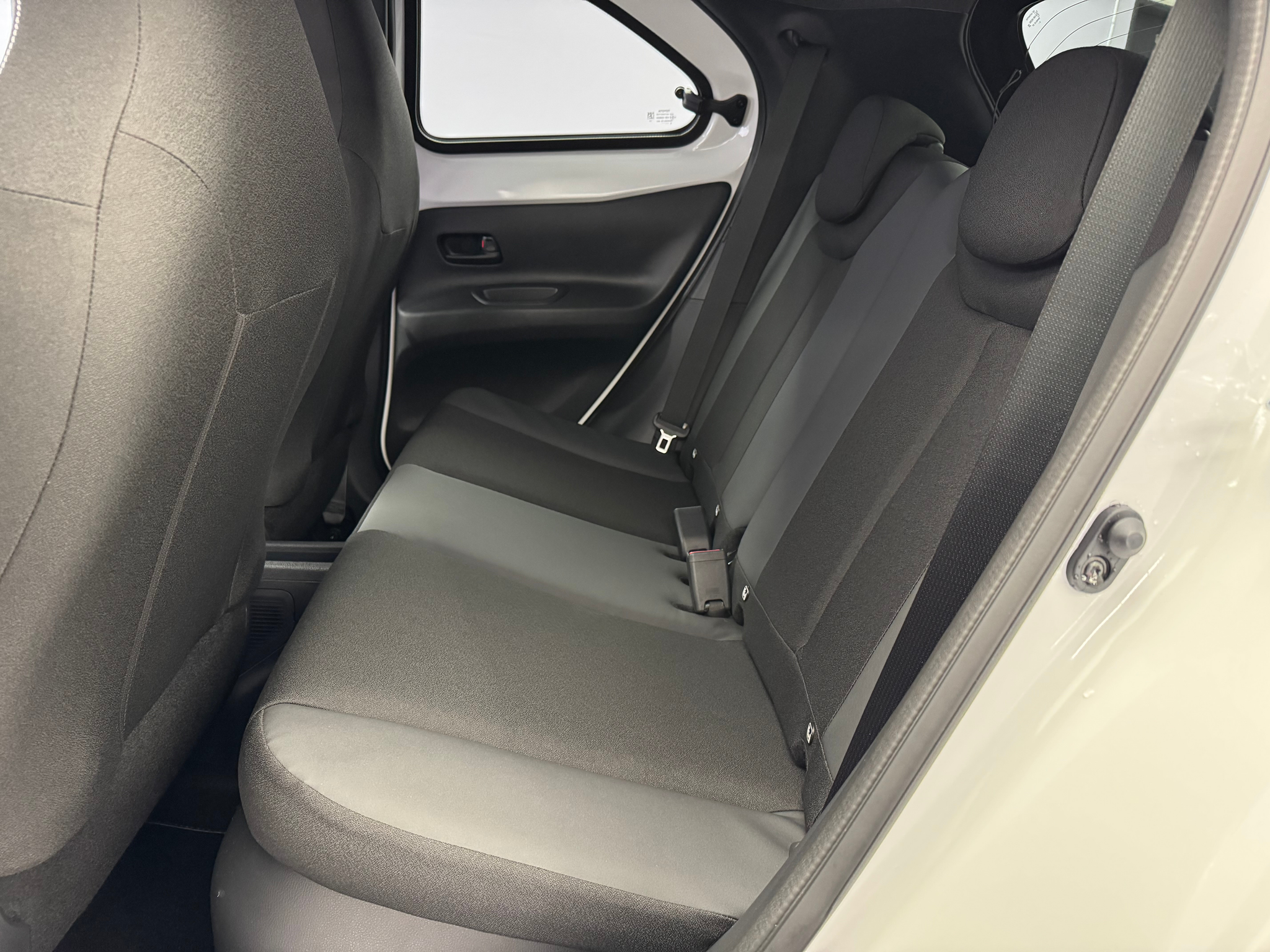 listing desktop thumbnail image 9