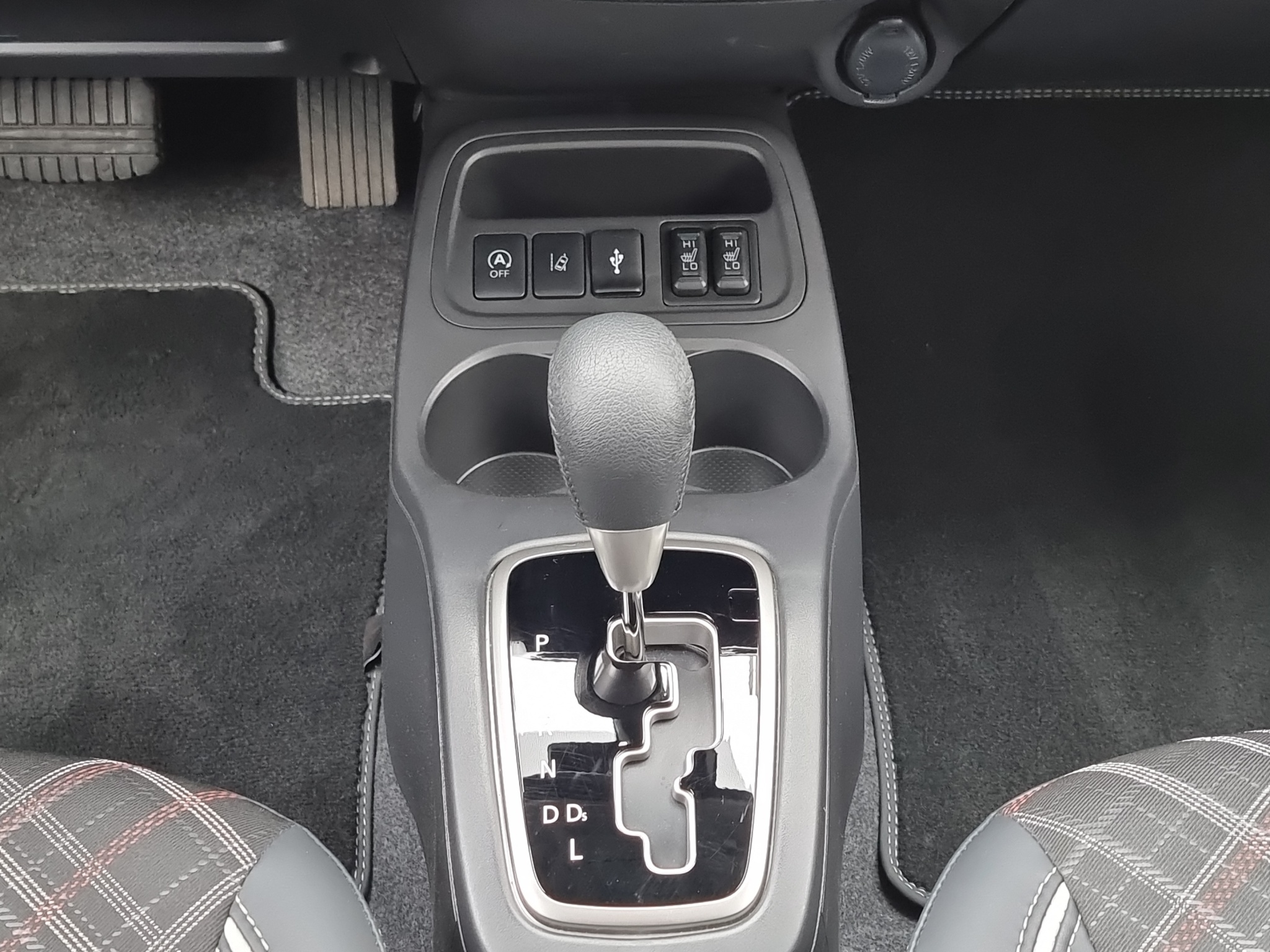 listing desktop thumbnail image 9