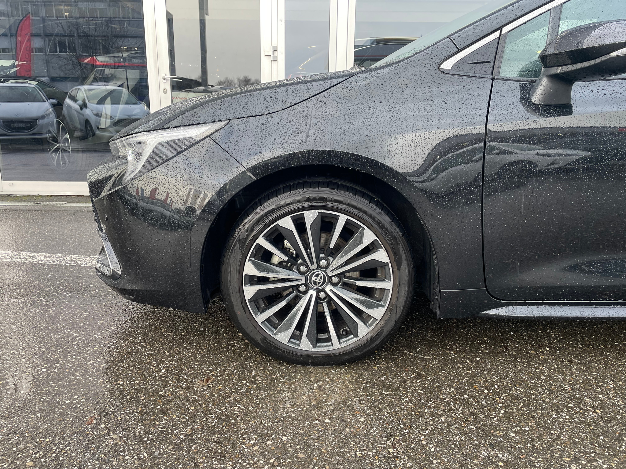 listing desktop thumbnail image 3