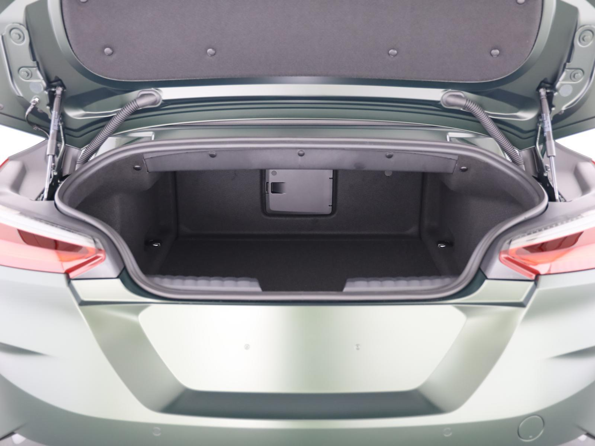 listing desktop thumbnail image 9