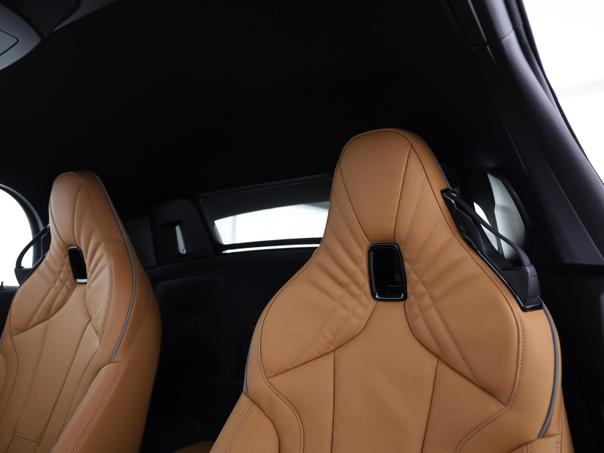 listing desktop thumbnail image 12