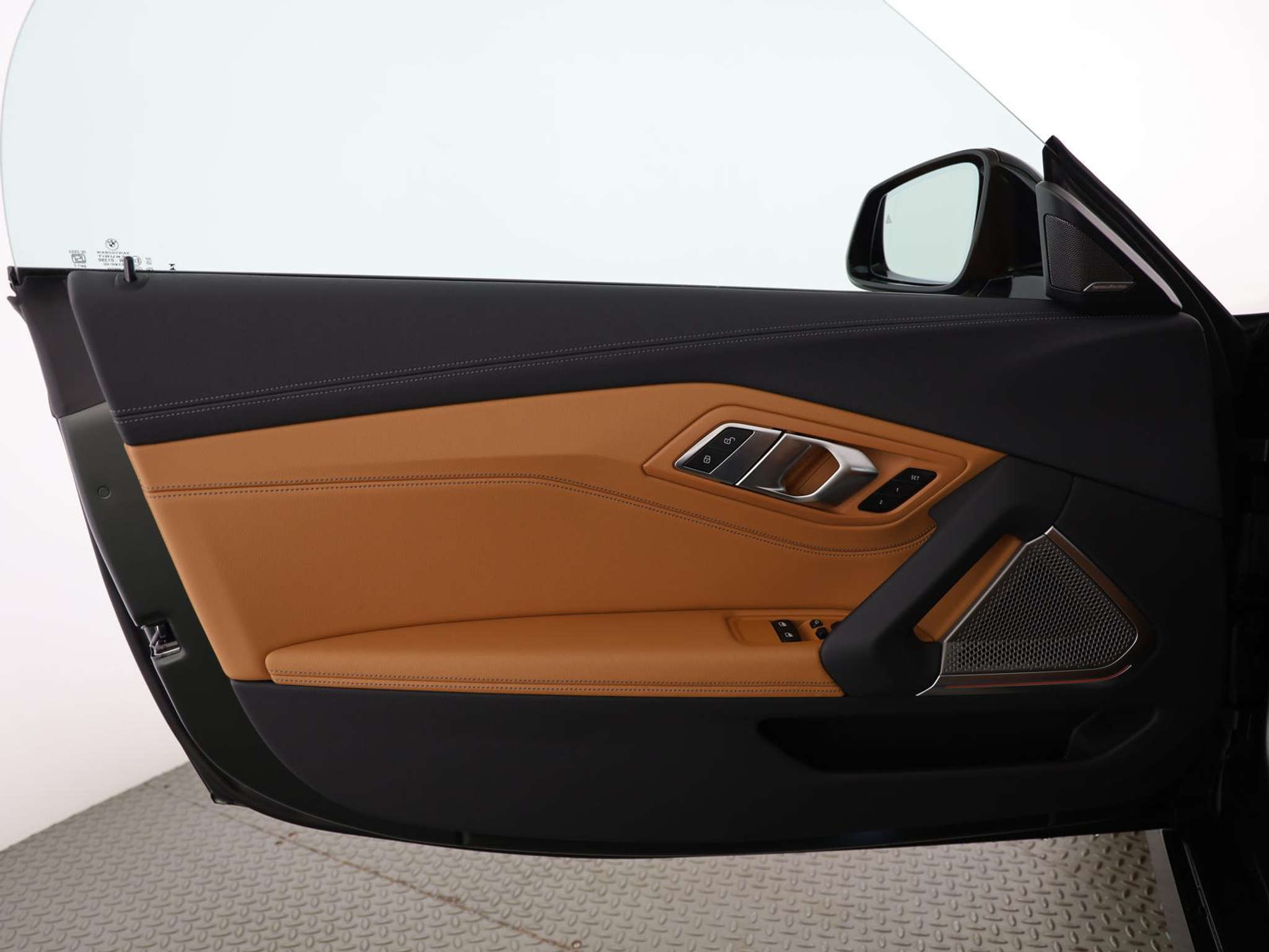 listing desktop thumbnail image 7