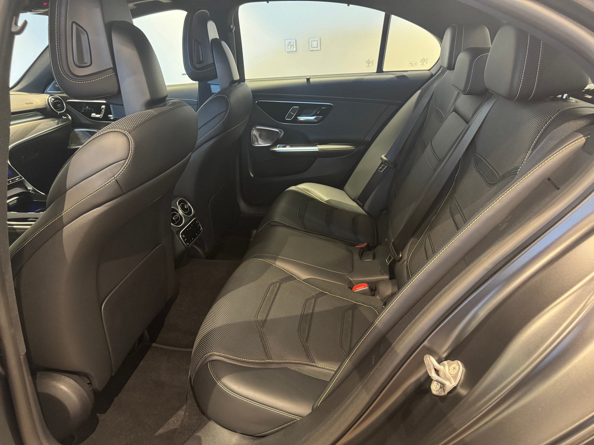 listing desktop thumbnail image 9