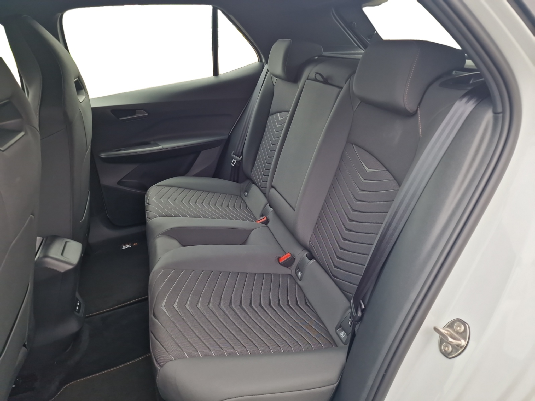 listing desktop thumbnail image 18