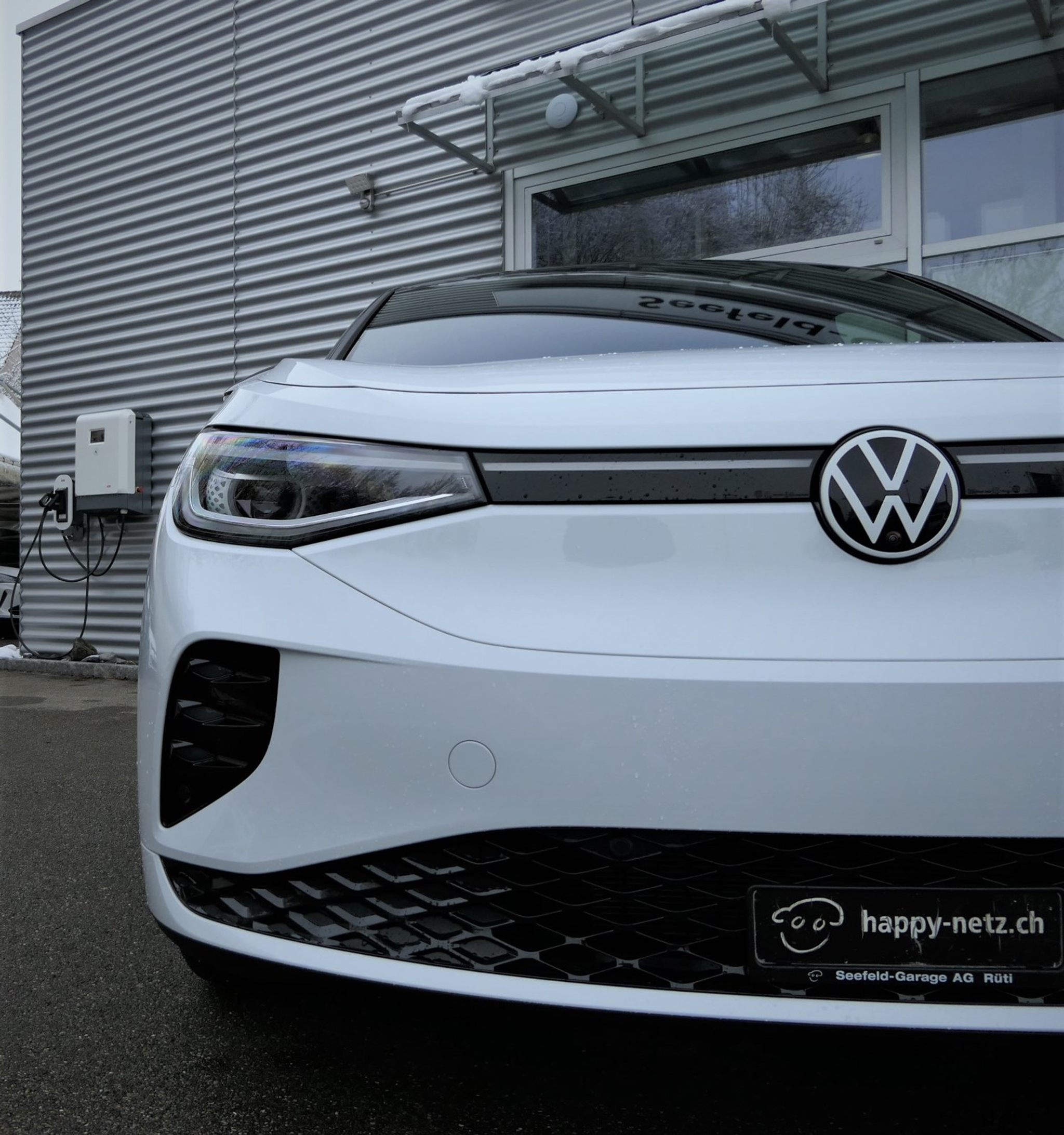 listing desktop thumbnail image 2