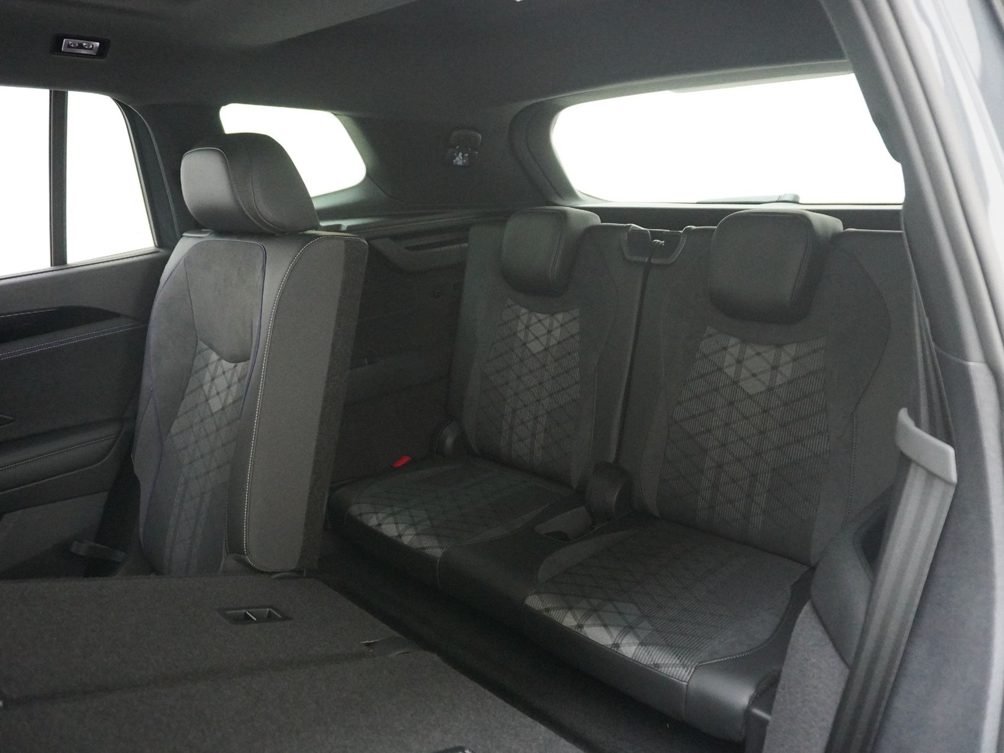 listing desktop thumbnail image 16