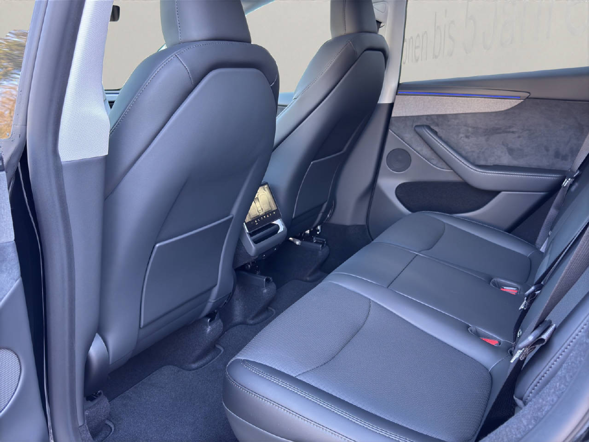 listing desktop thumbnail image 8