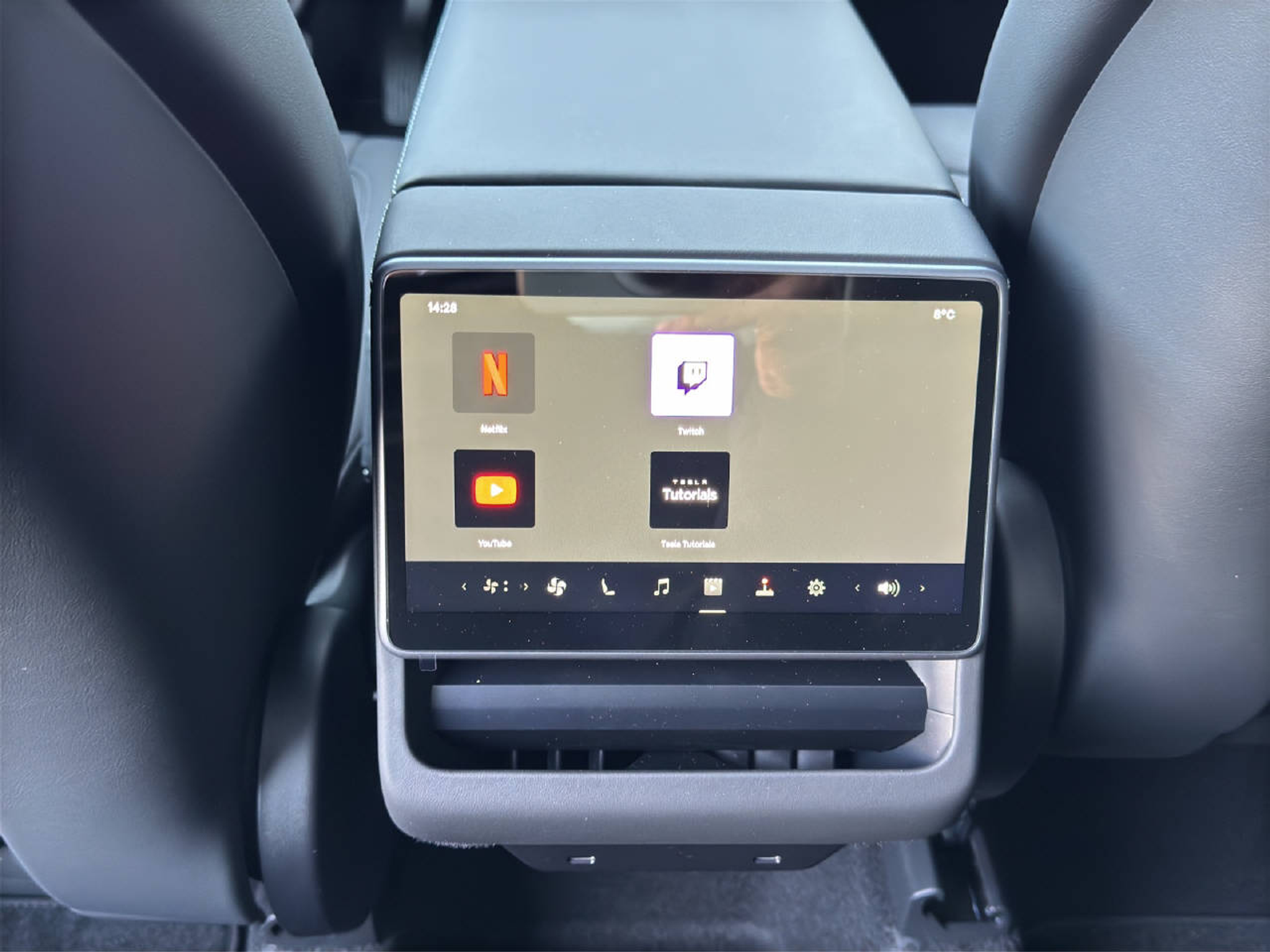 listing desktop thumbnail image 11