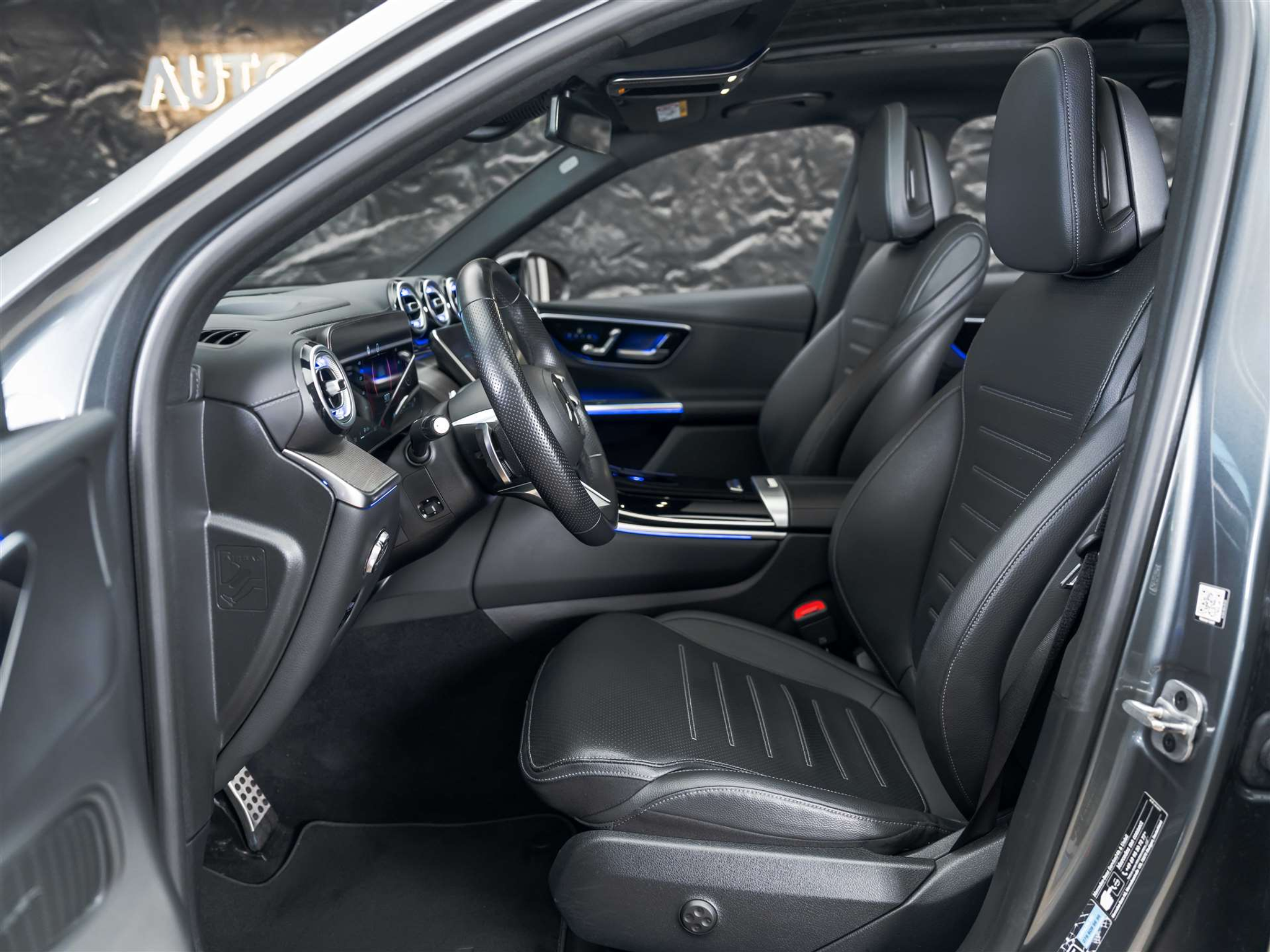 listing desktop thumbnail image 8