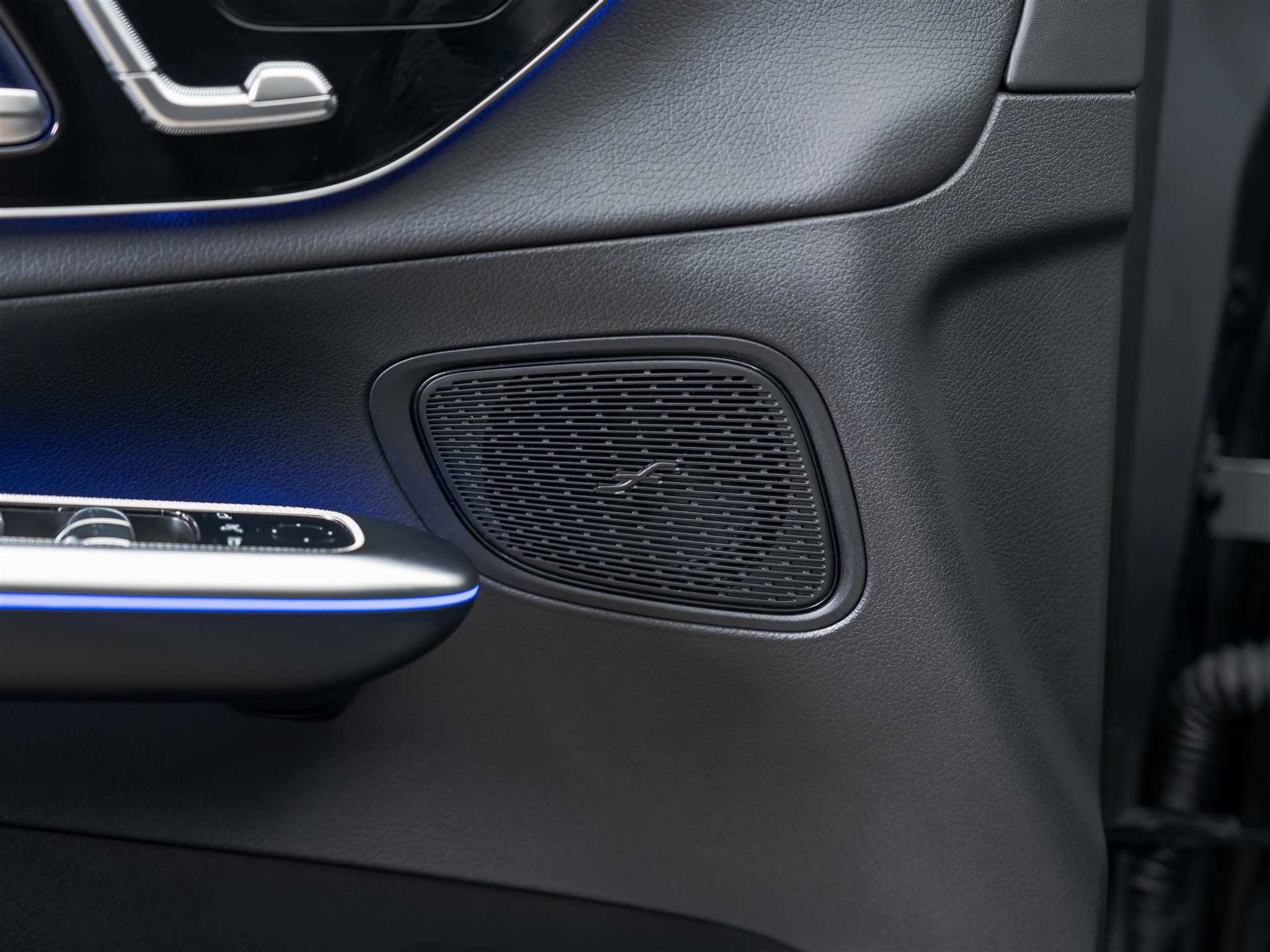 listing desktop thumbnail image 24