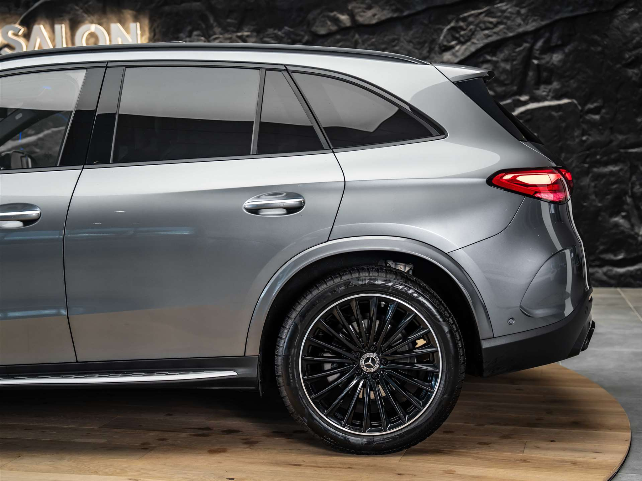 listing desktop thumbnail image 19