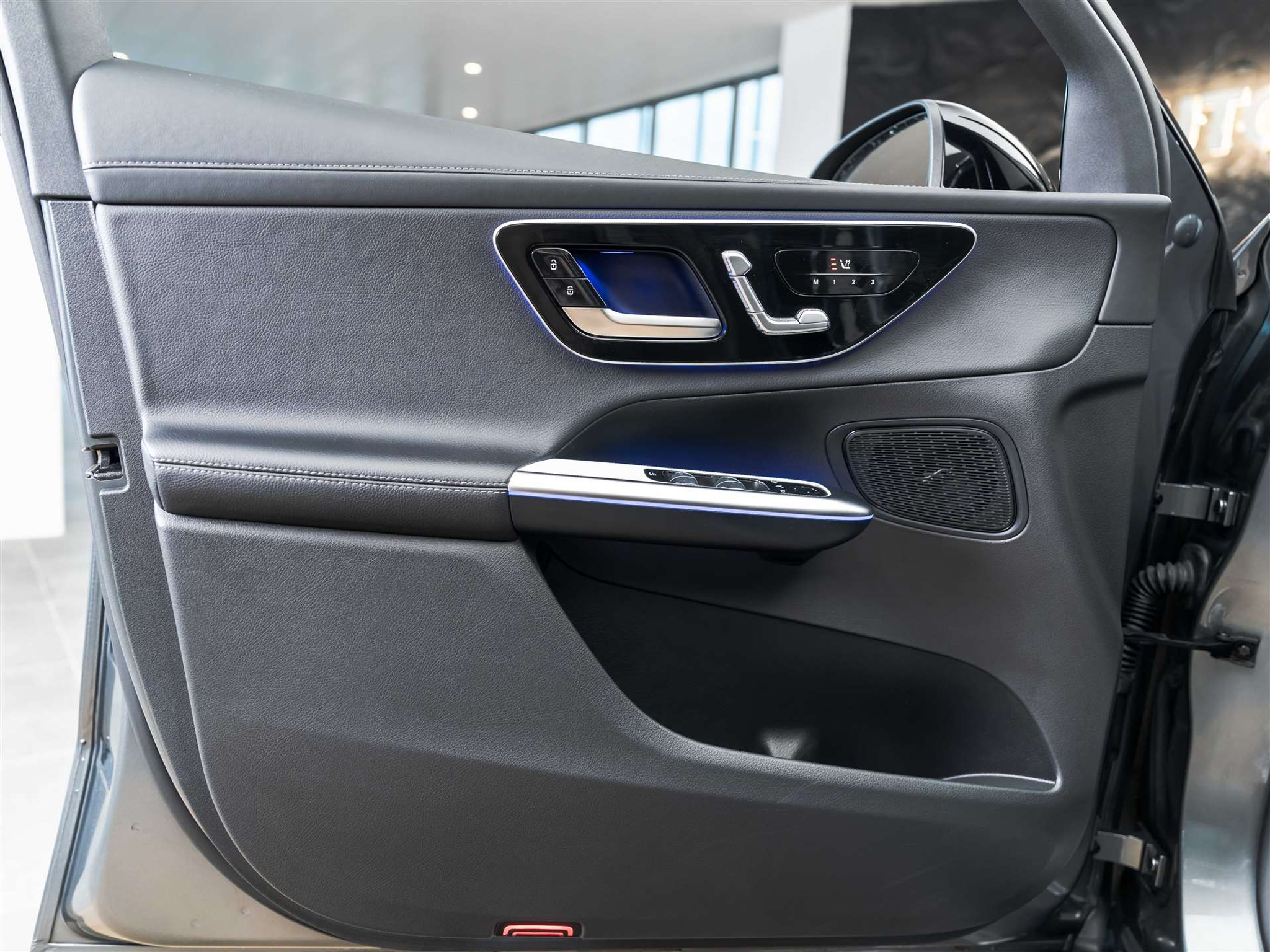 listing desktop thumbnail image 22