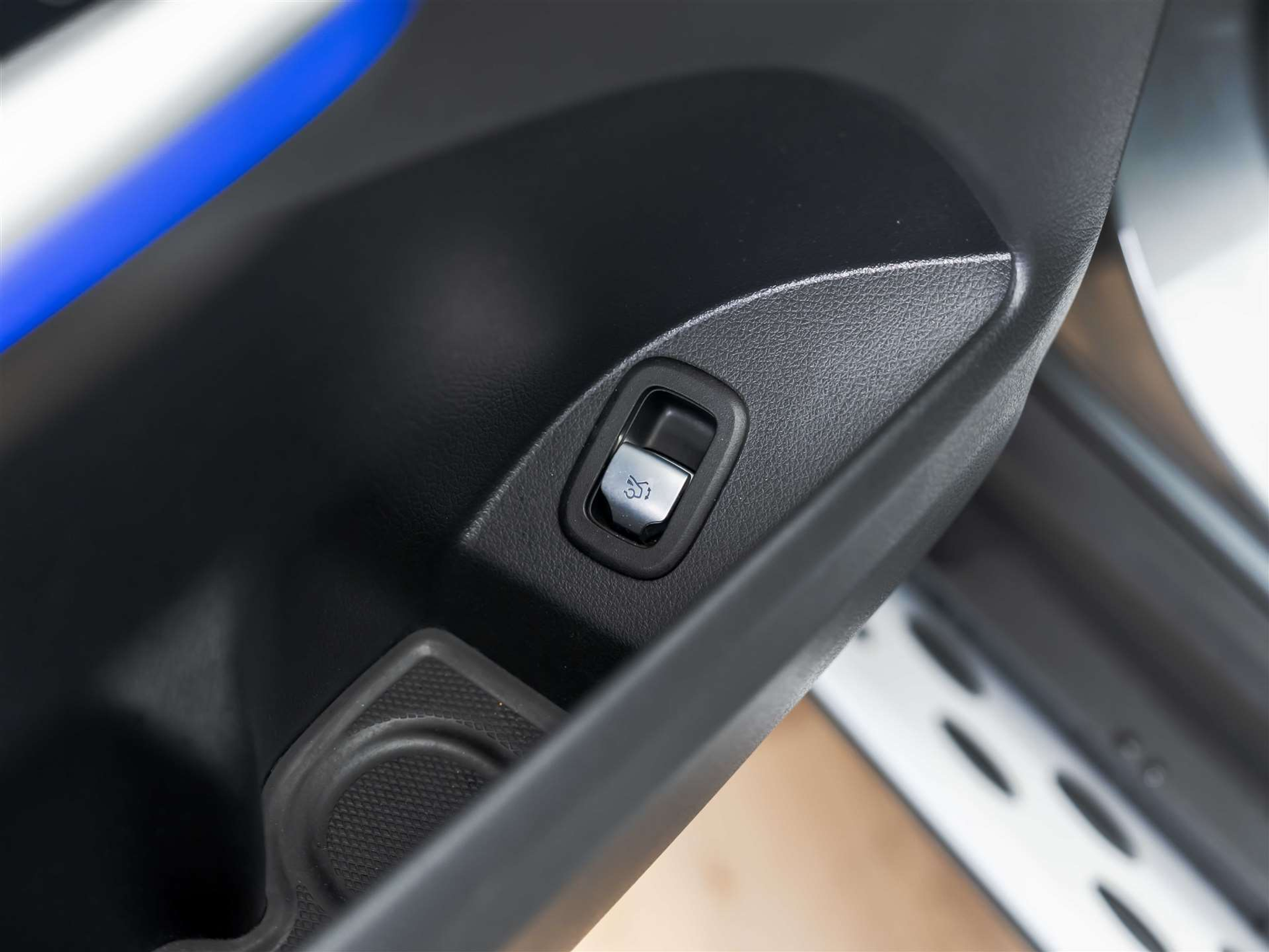 listing desktop thumbnail image 25