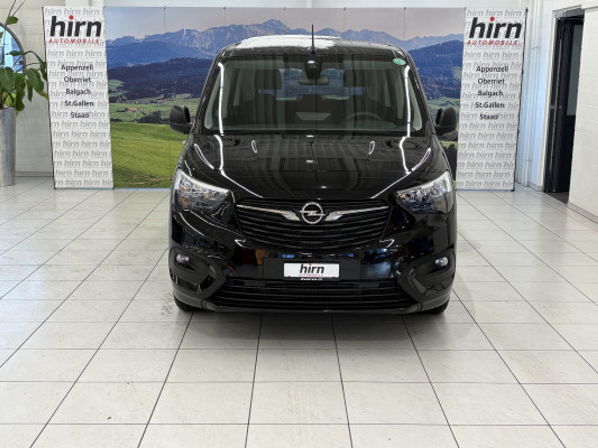 listing desktop thumbnail image 1