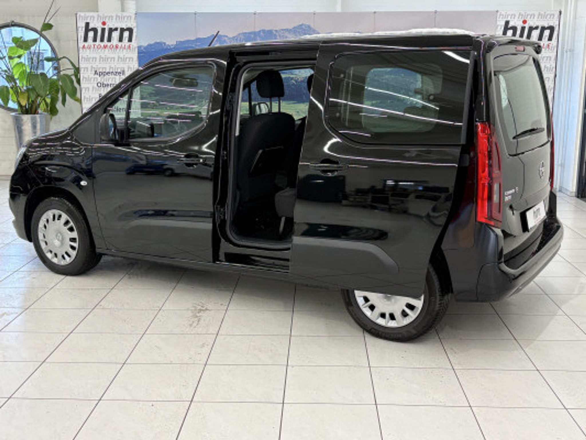 listing desktop thumbnail image 2