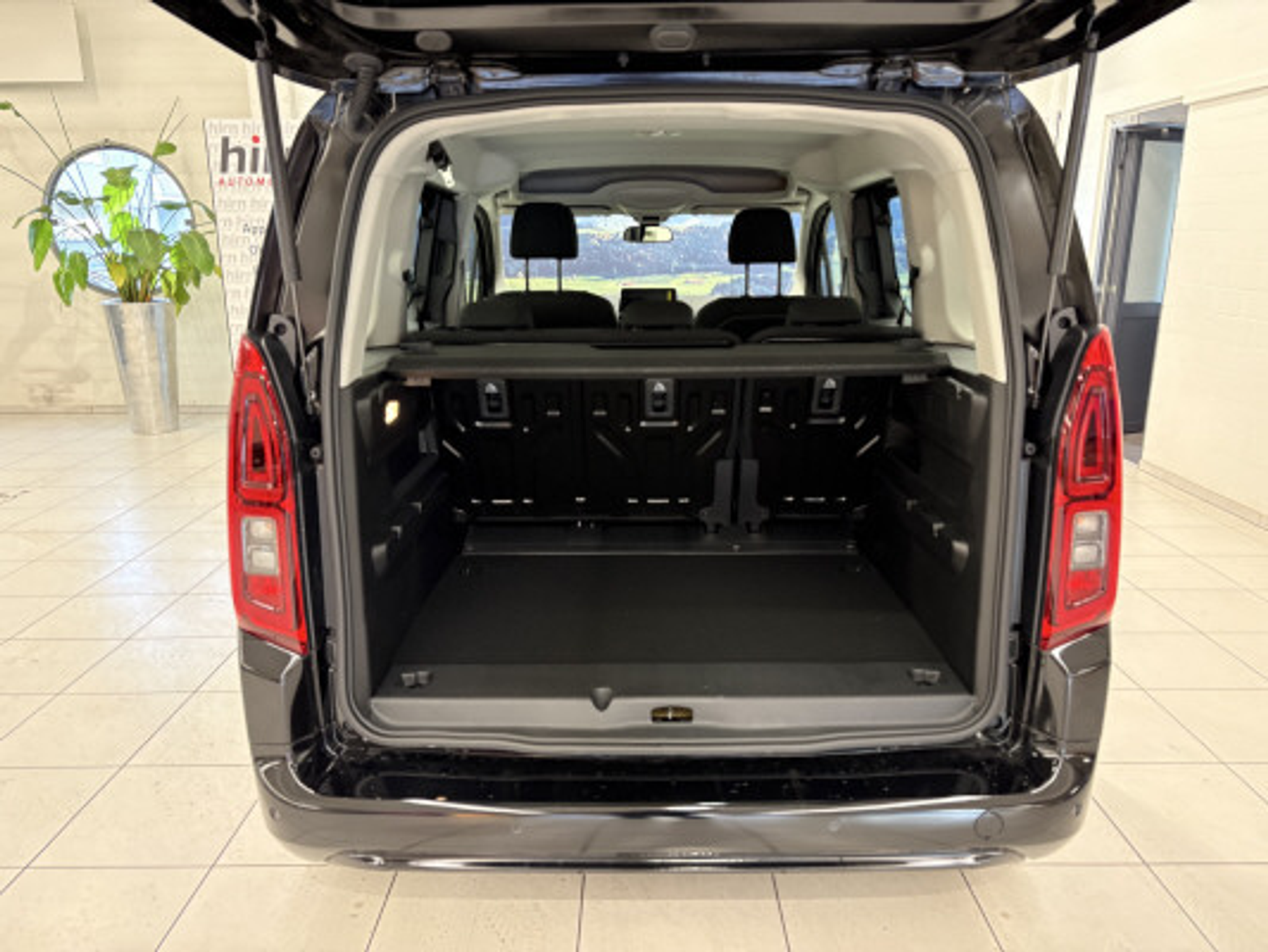 listing desktop thumbnail image 7