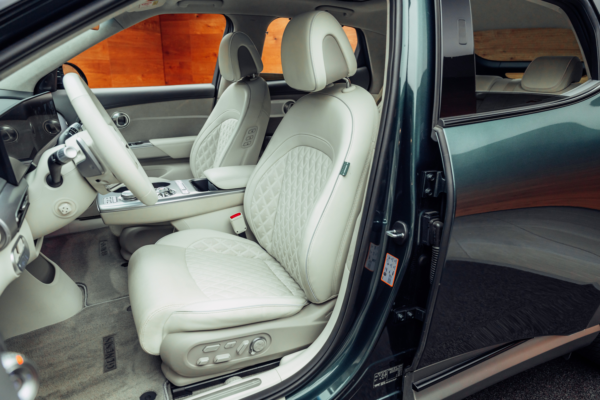 listing desktop thumbnail image 5