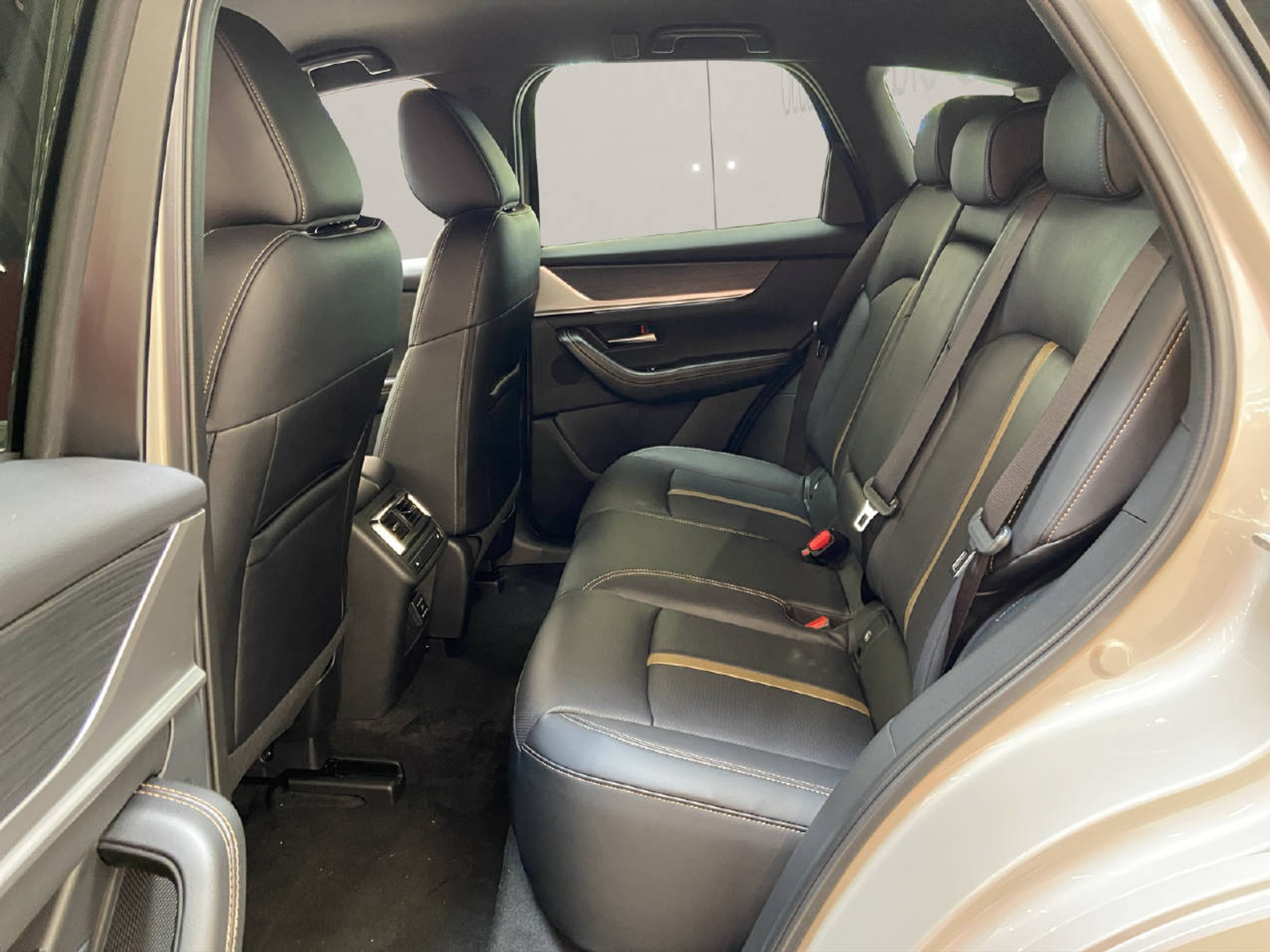 listing desktop thumbnail image 9