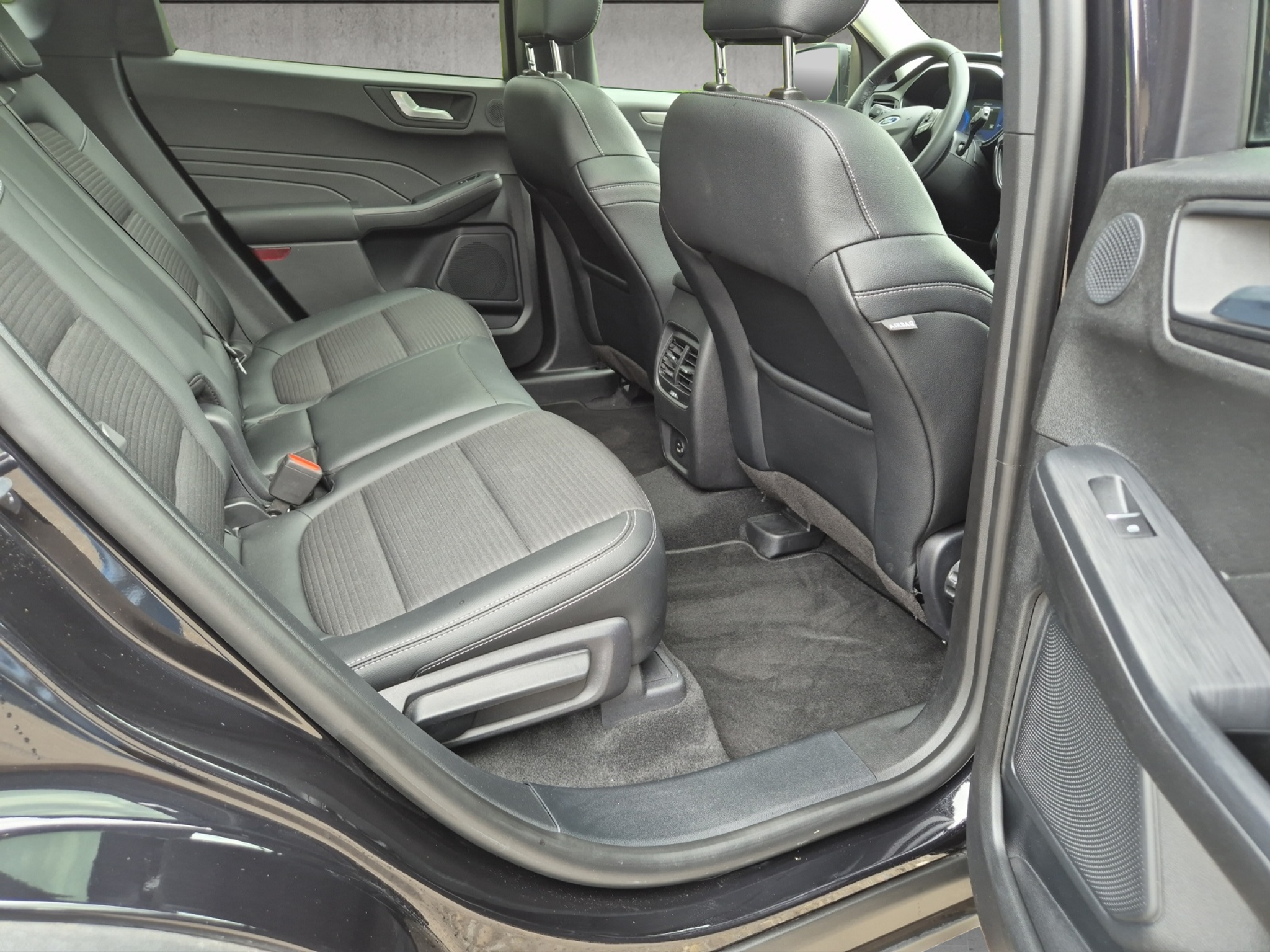 listing desktop thumbnail image 15