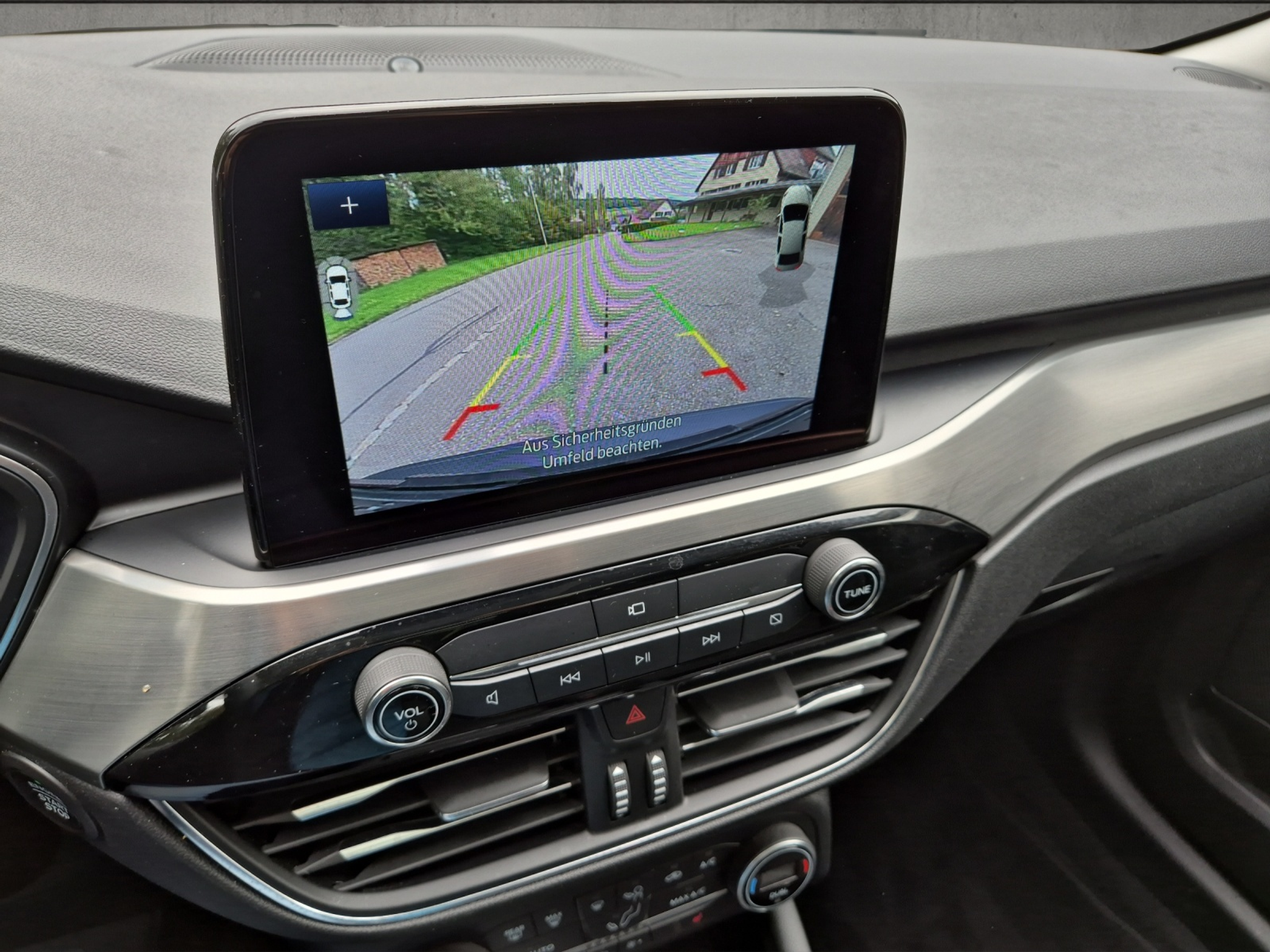 listing desktop thumbnail image 11