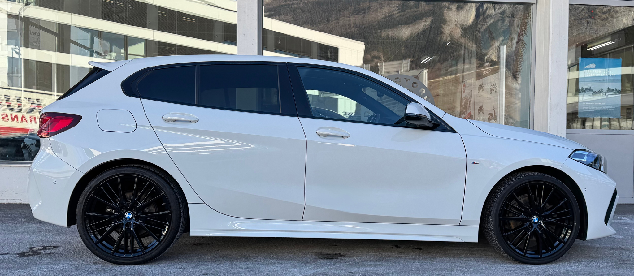 listing desktop thumbnail image 1