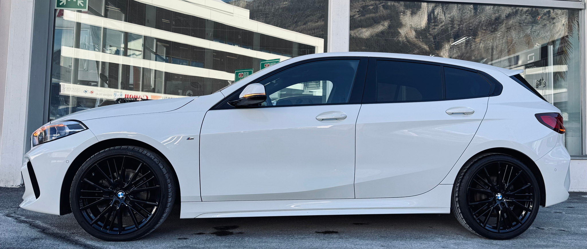 listing desktop thumbnail image 2