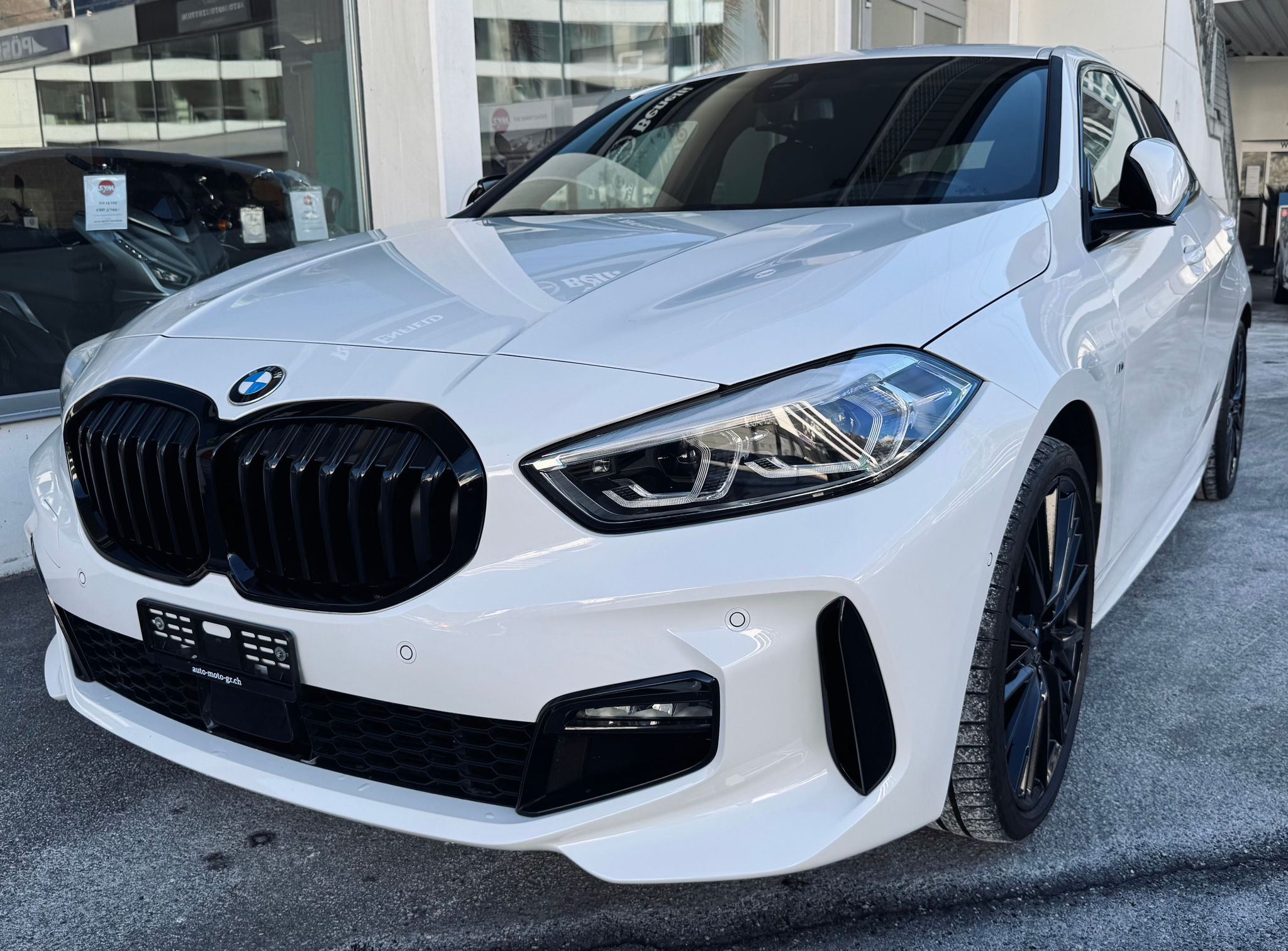 listing desktop thumbnail image 5