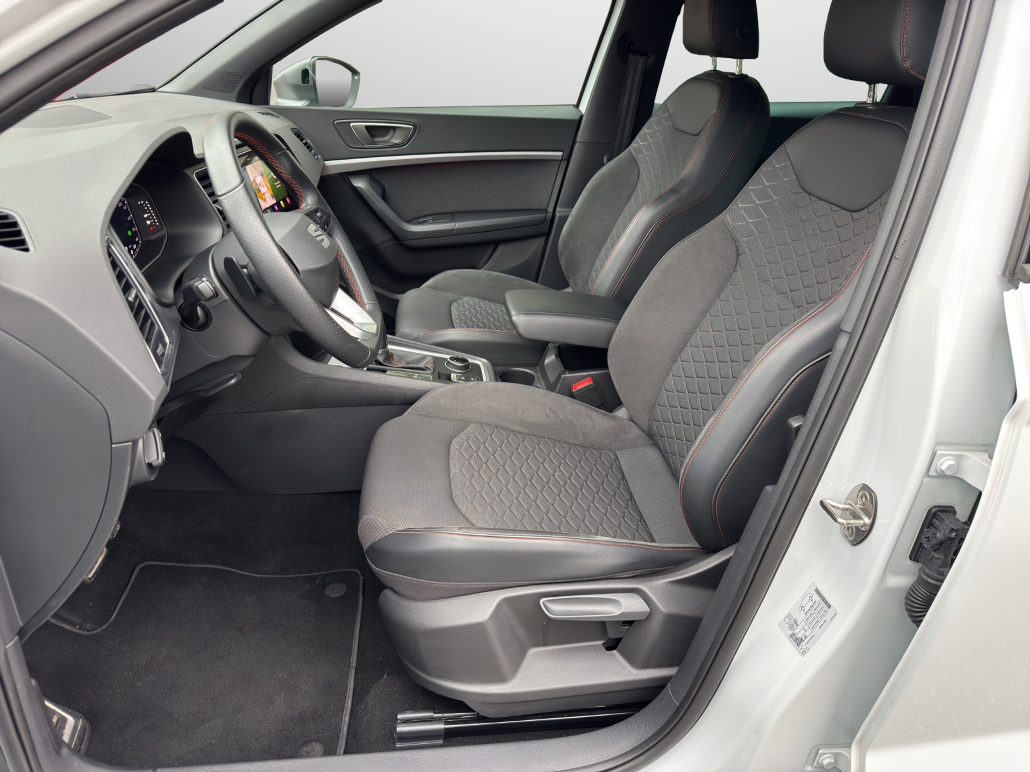 listing desktop thumbnail image 4