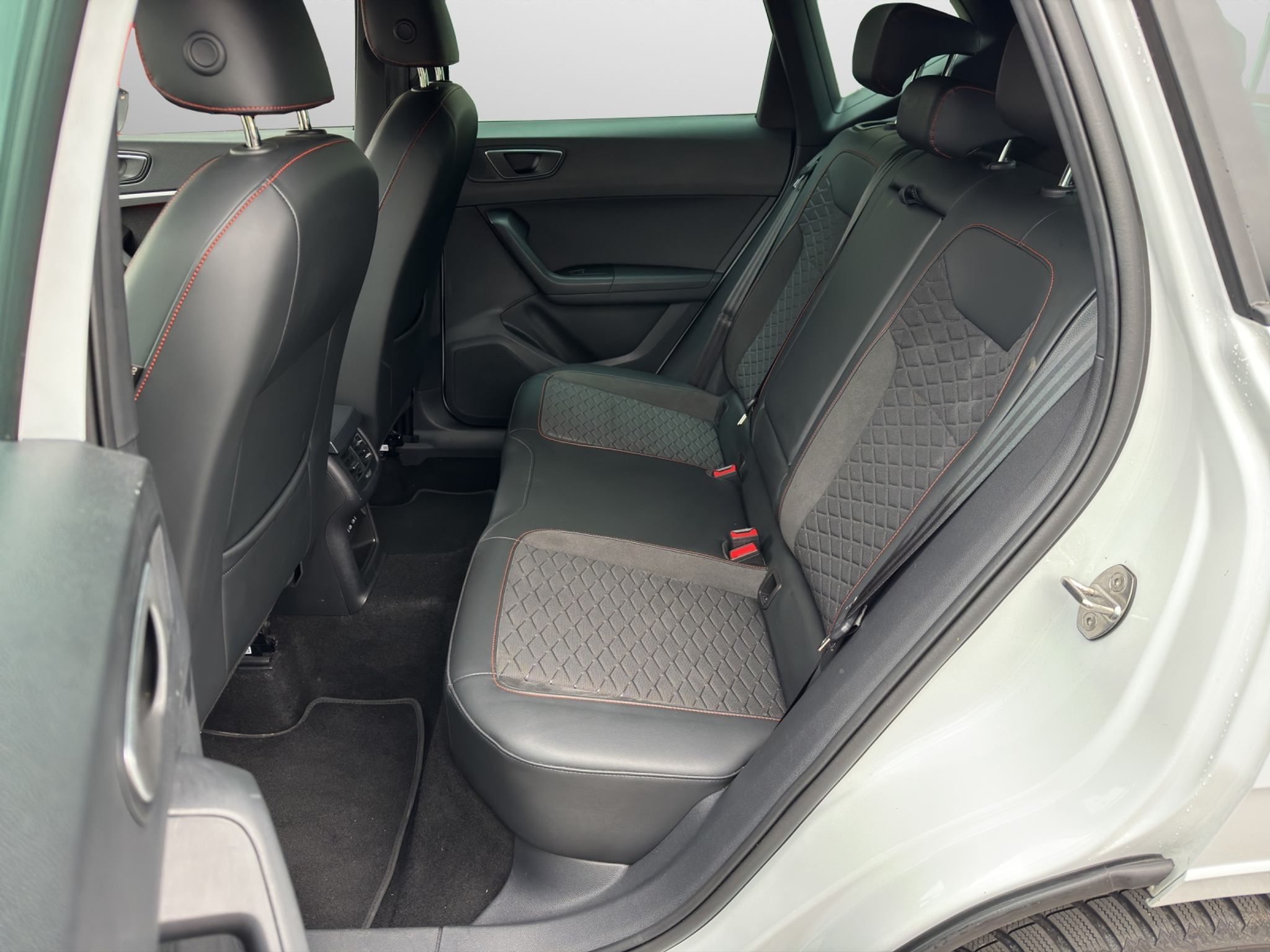 listing desktop thumbnail image 6