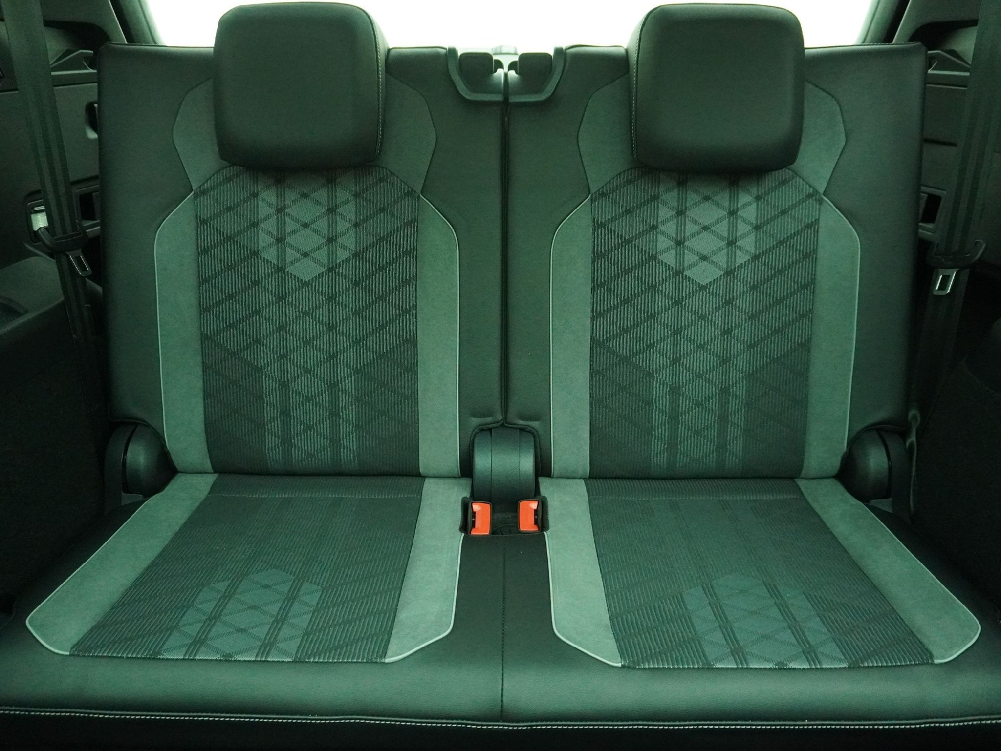 listing desktop thumbnail image 12