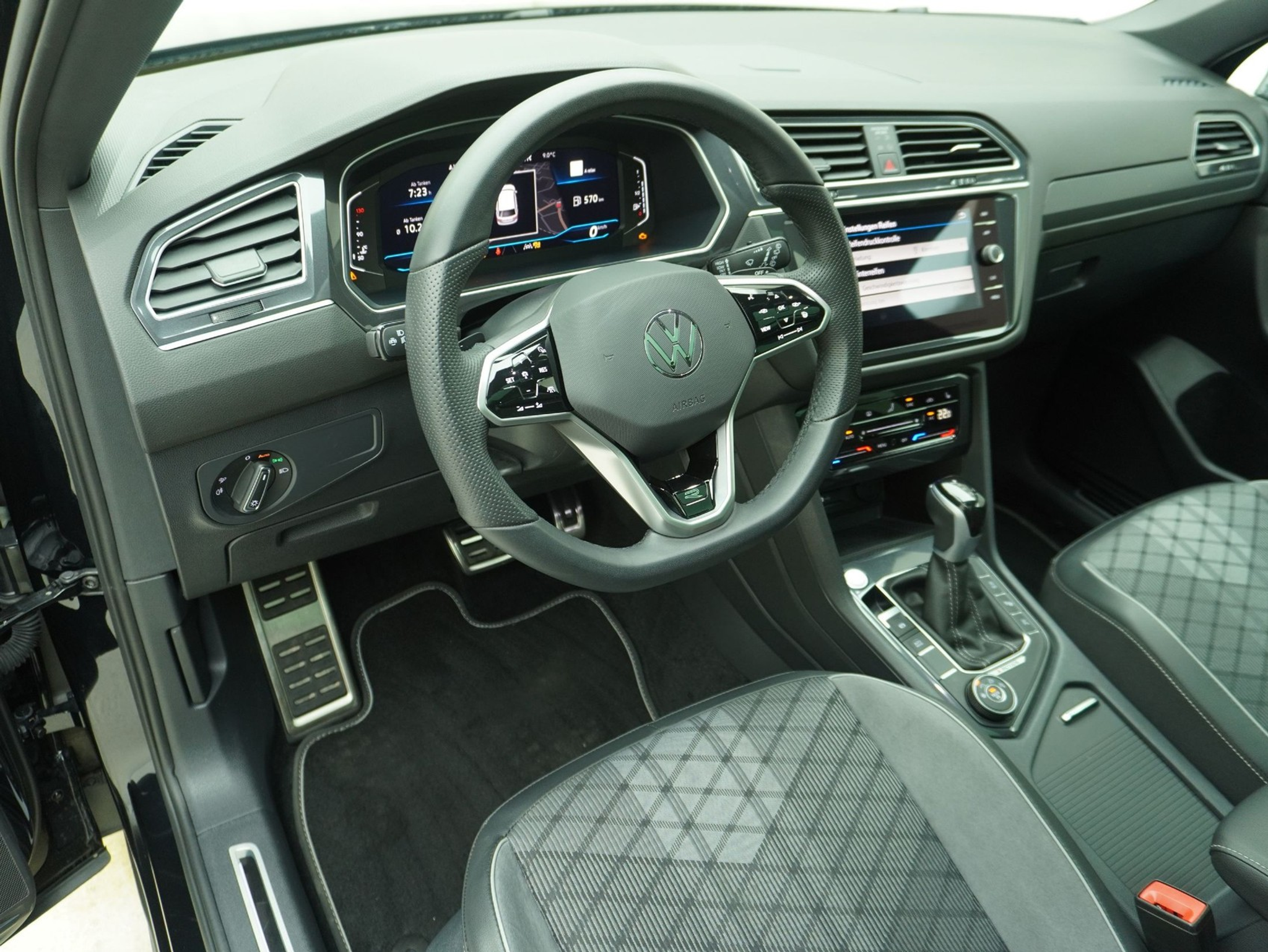 listing desktop thumbnail image 9