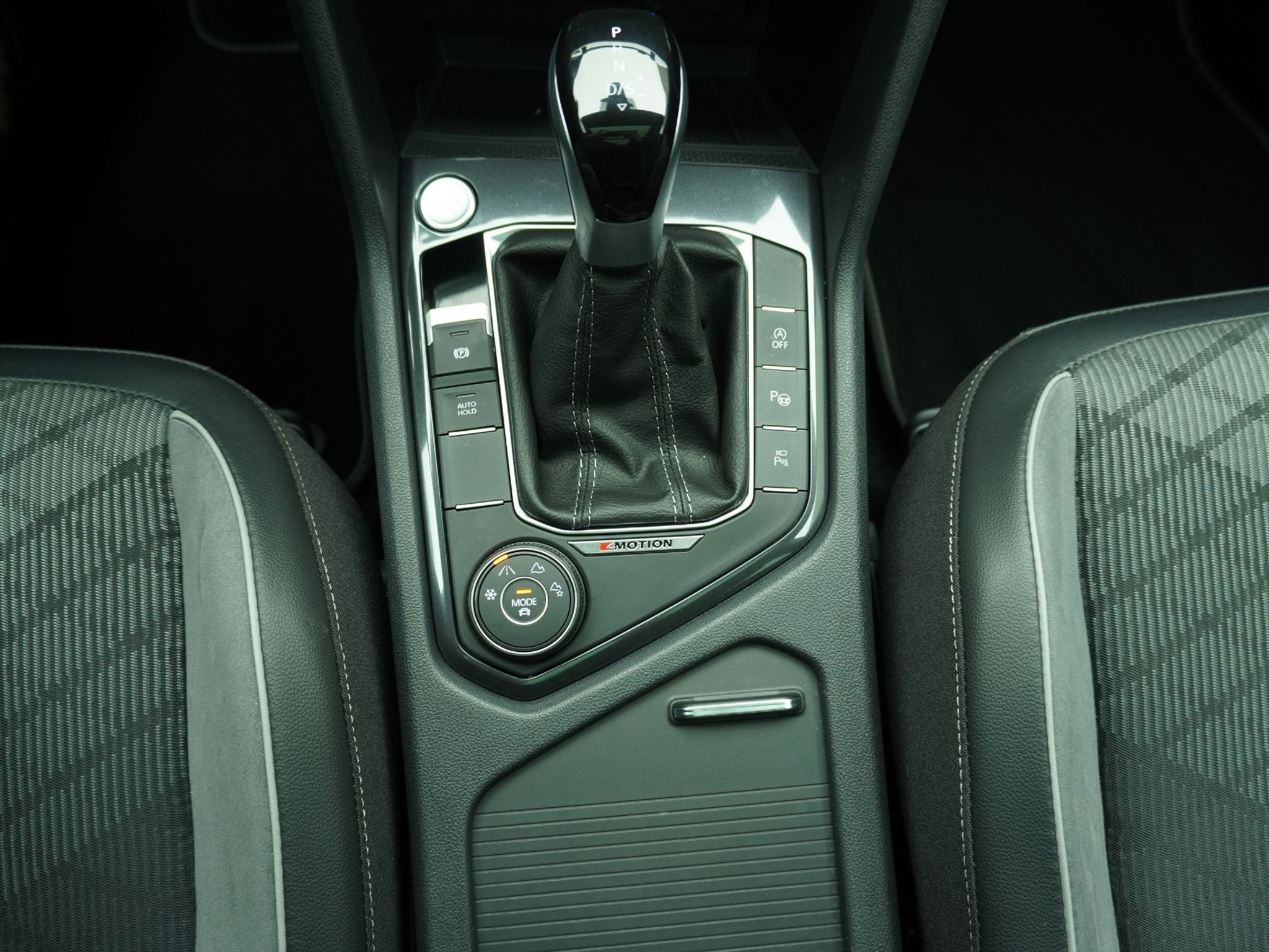 listing desktop thumbnail image 16