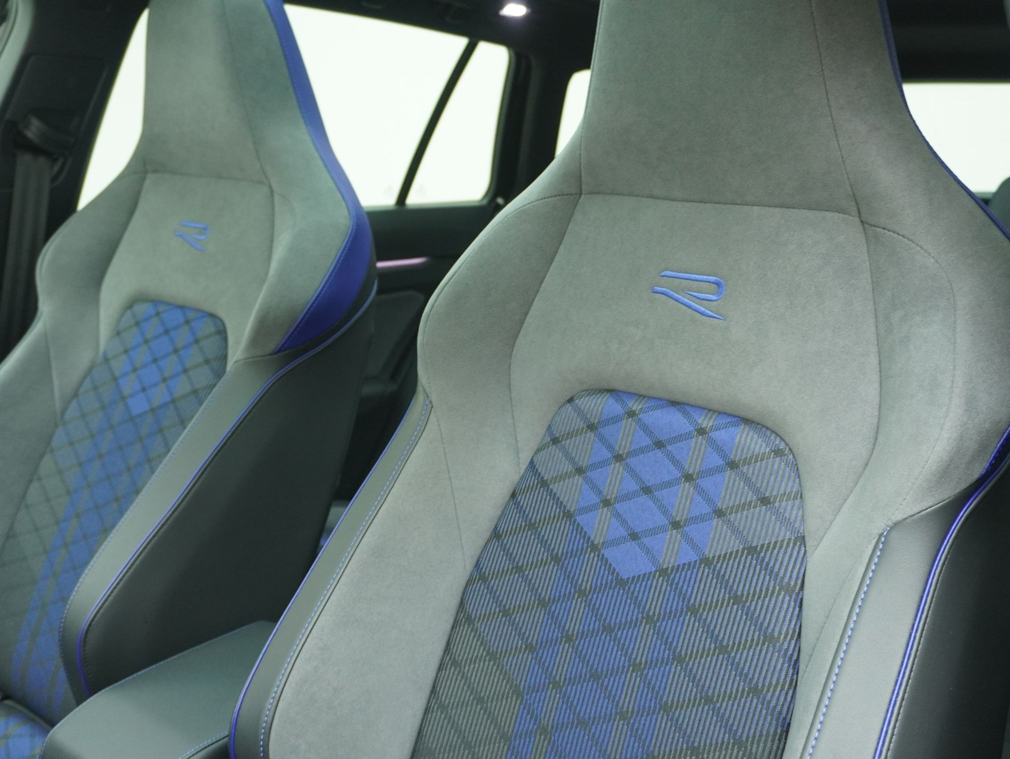 listing desktop thumbnail image 10