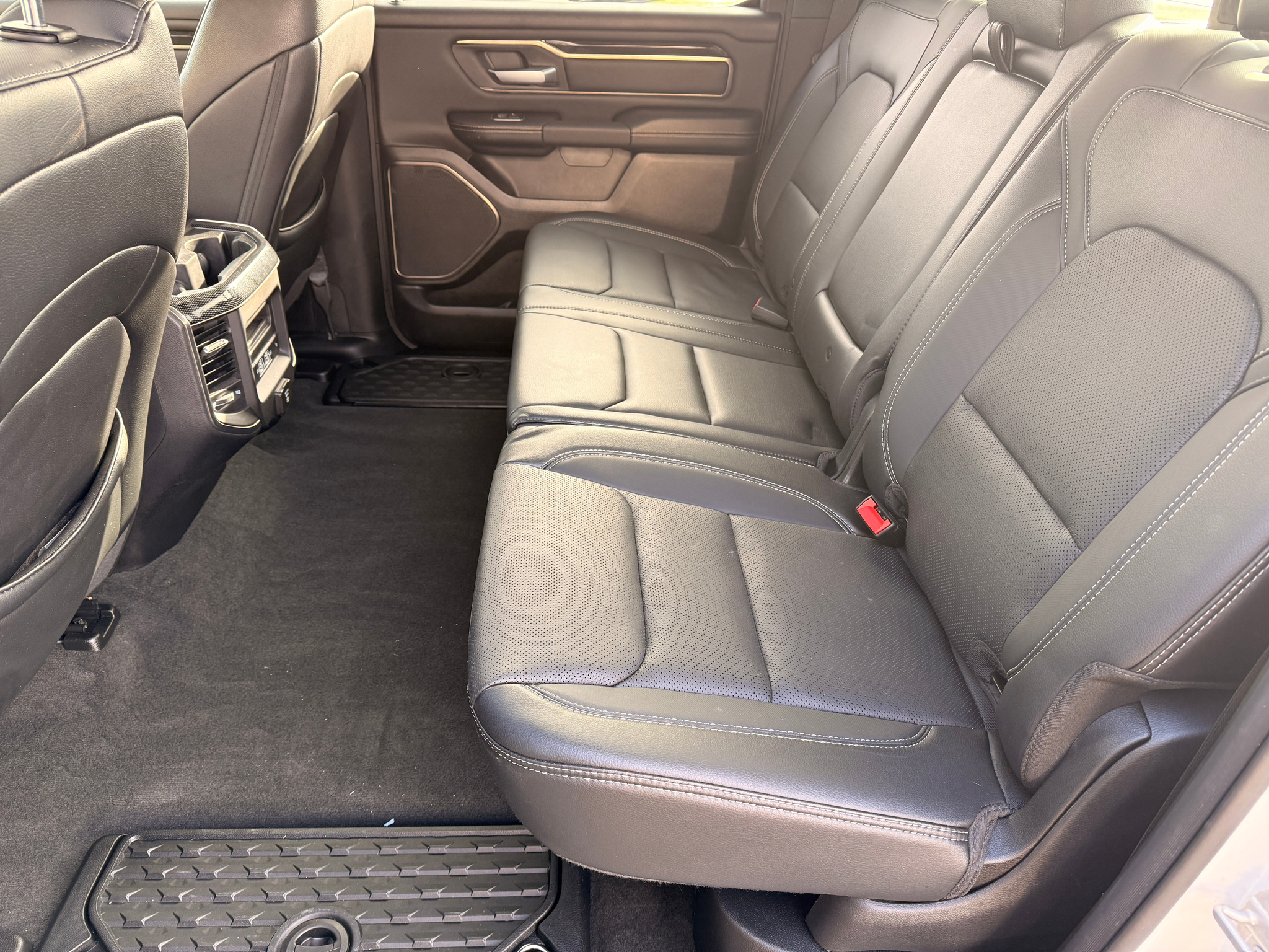 listing desktop thumbnail image 6