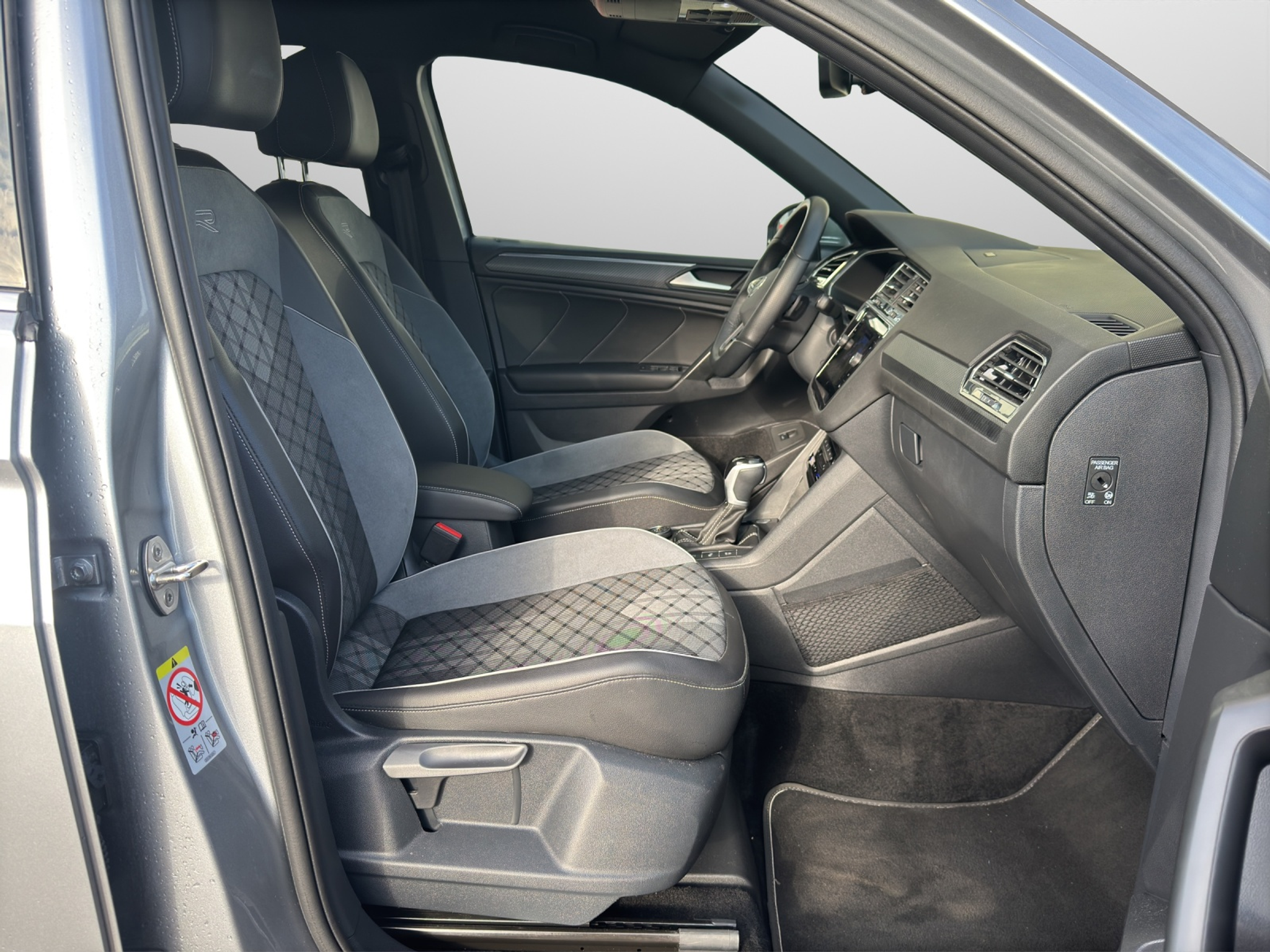 listing desktop thumbnail image 5