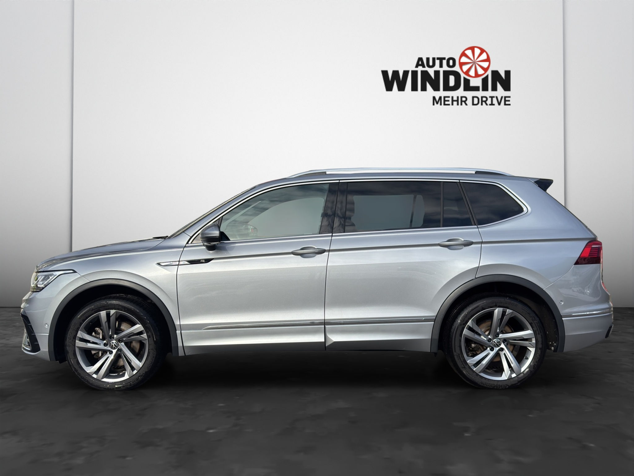 listing desktop thumbnail image 3